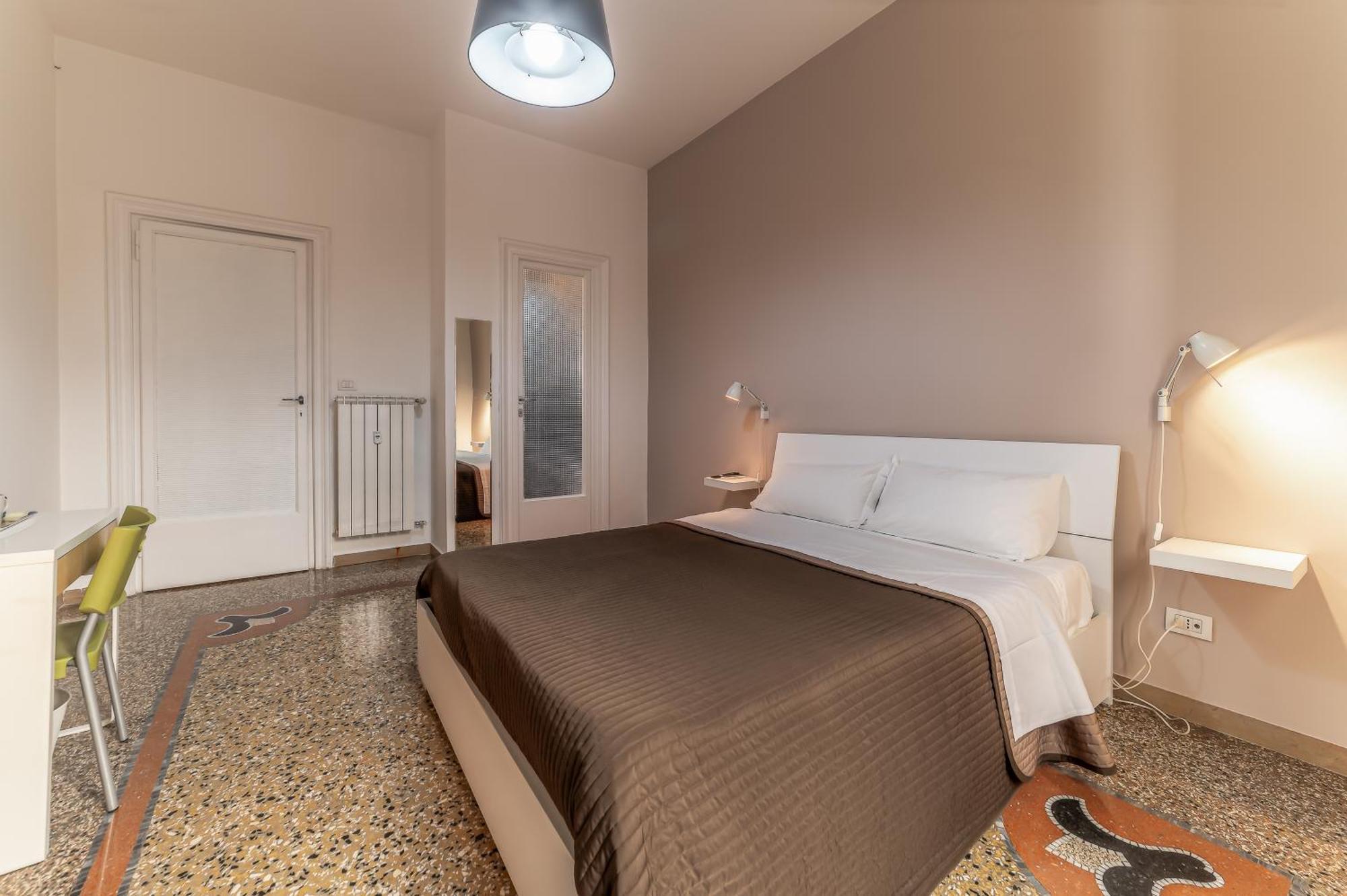 Gasthuis Azzurra B&B - Metro Lodi