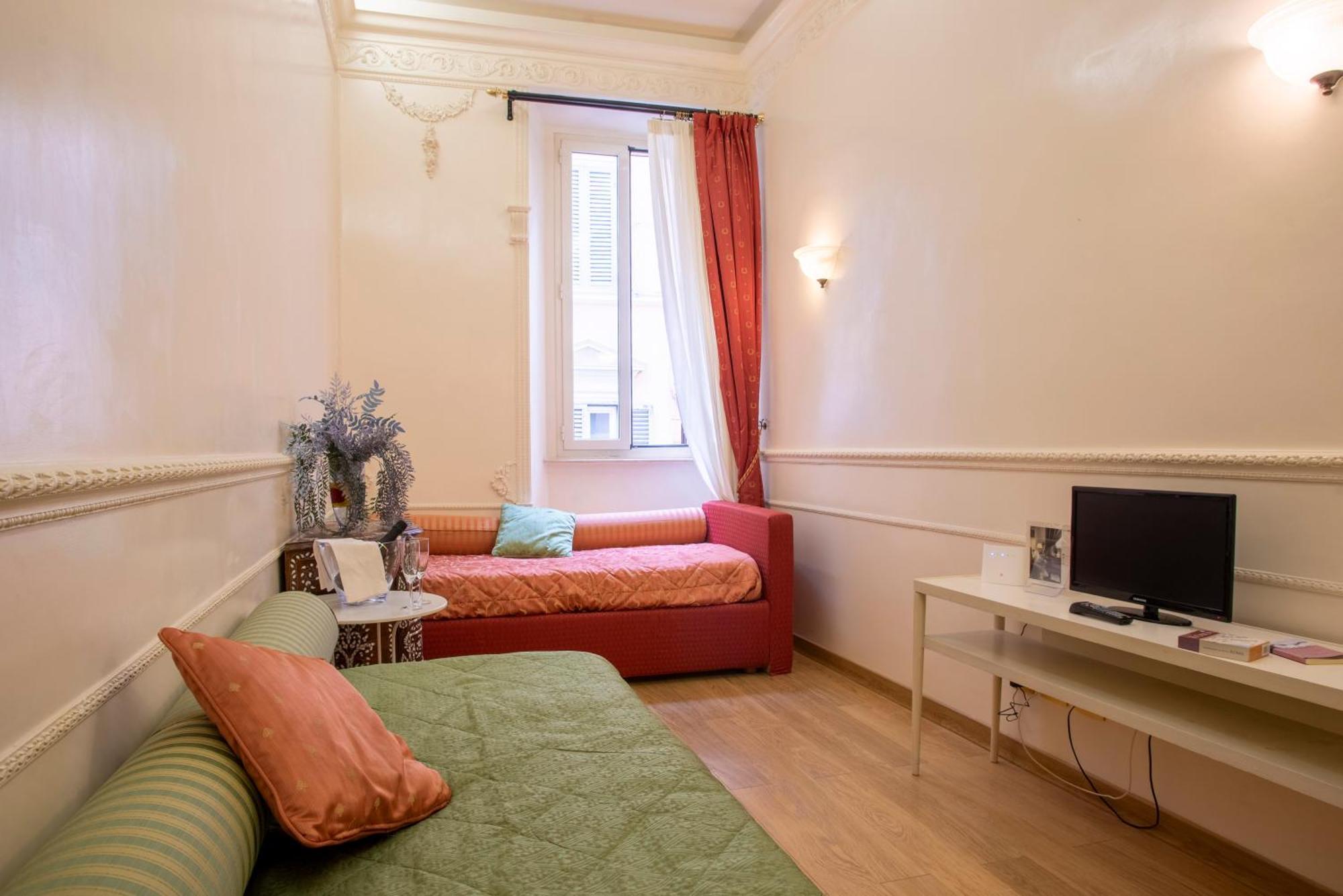 Suites Rome *