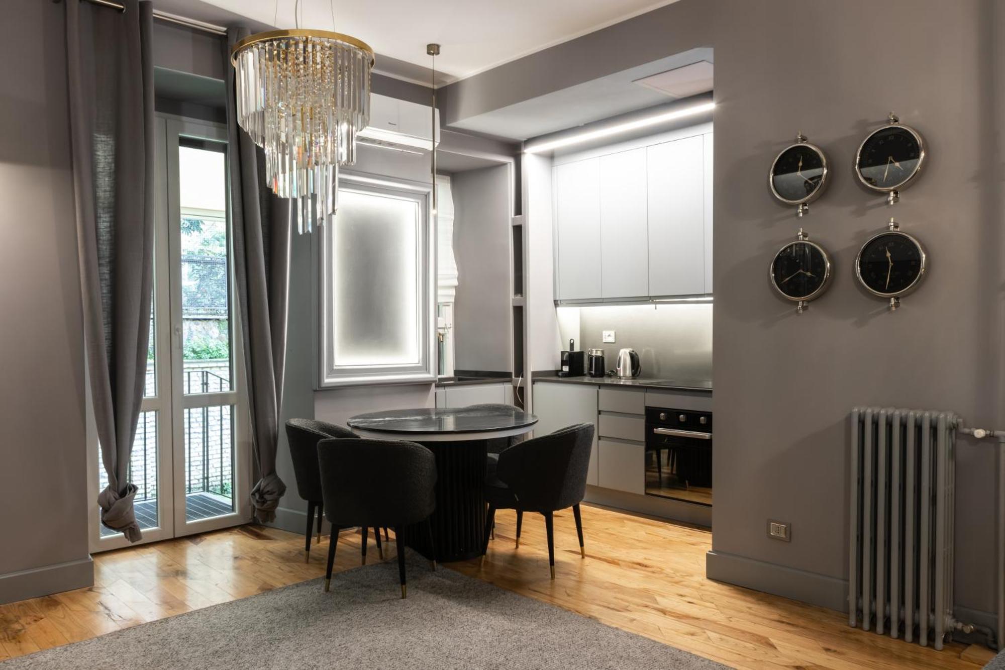 Bridge Apartment *