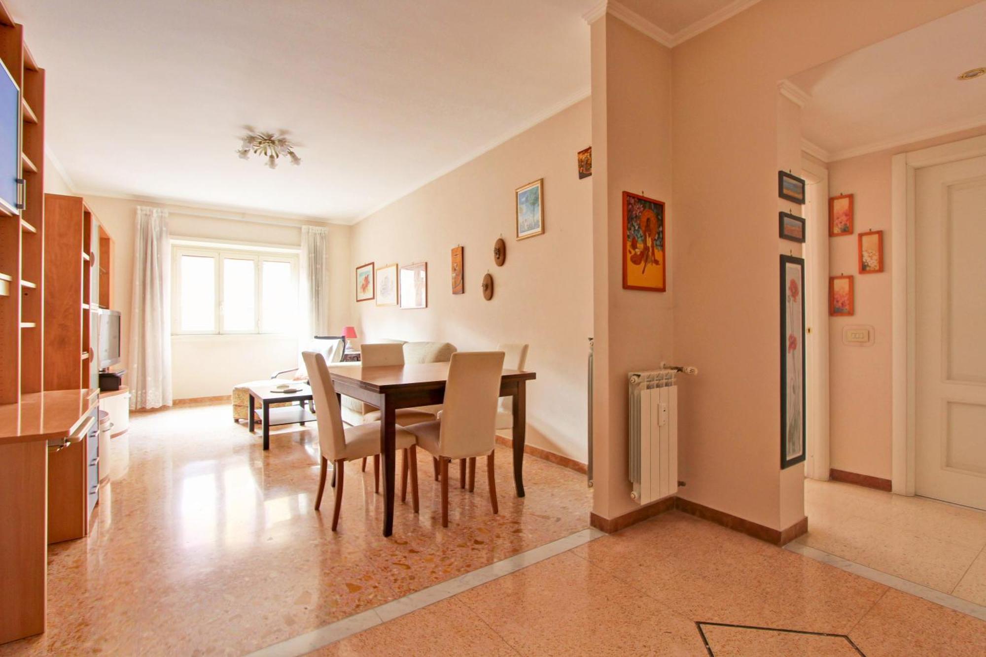 Porta Portese Apartment
