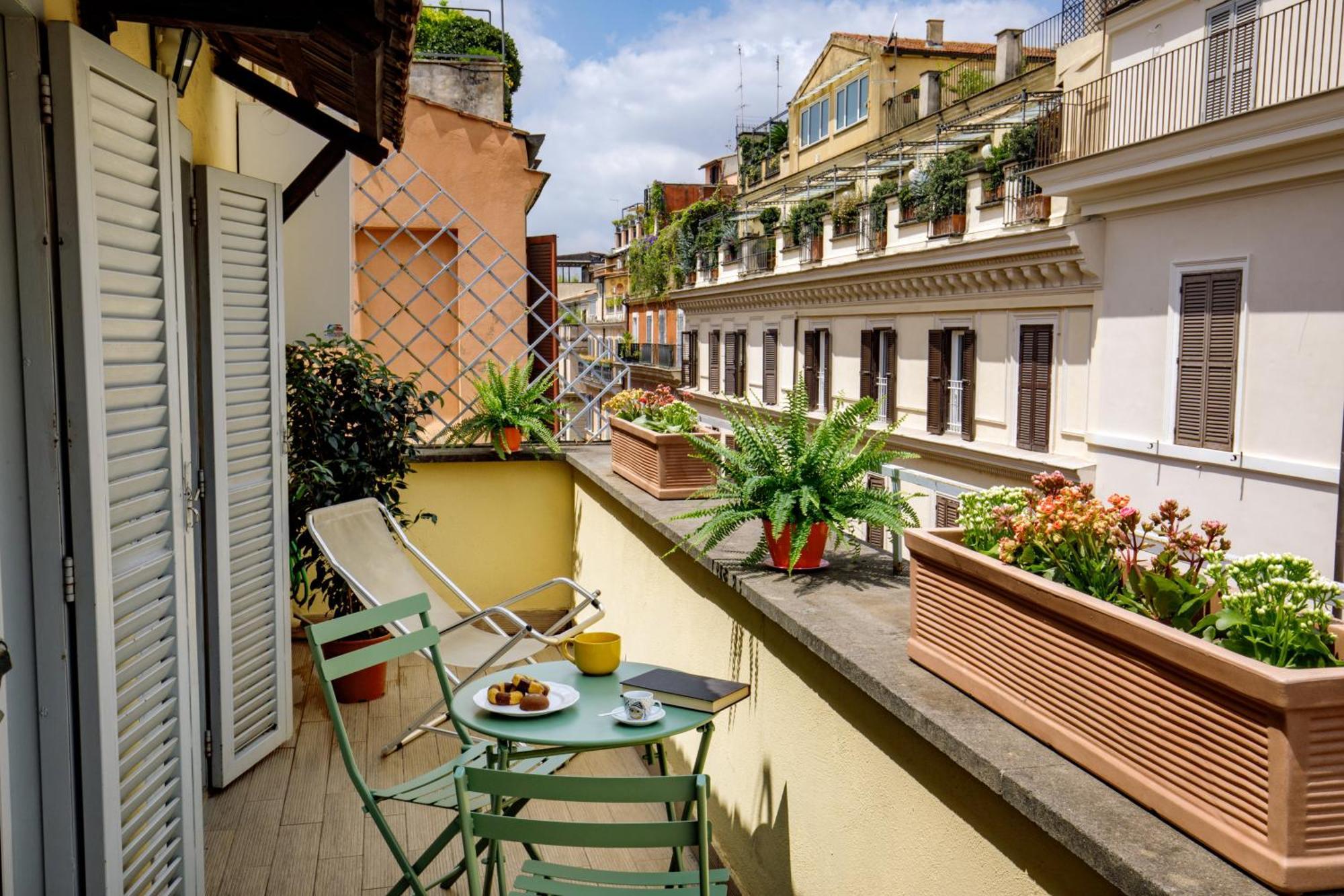 The Right Place 4u Mario De Fiori * Roma