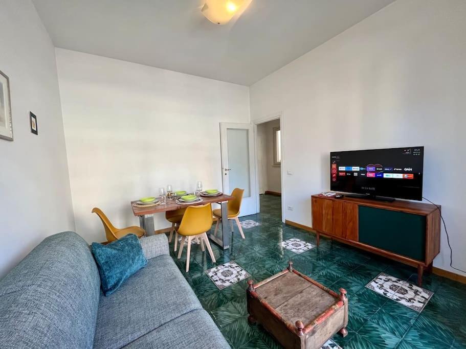 Appartement Elegante E Centrale Trilocale A Trastevere Rome
