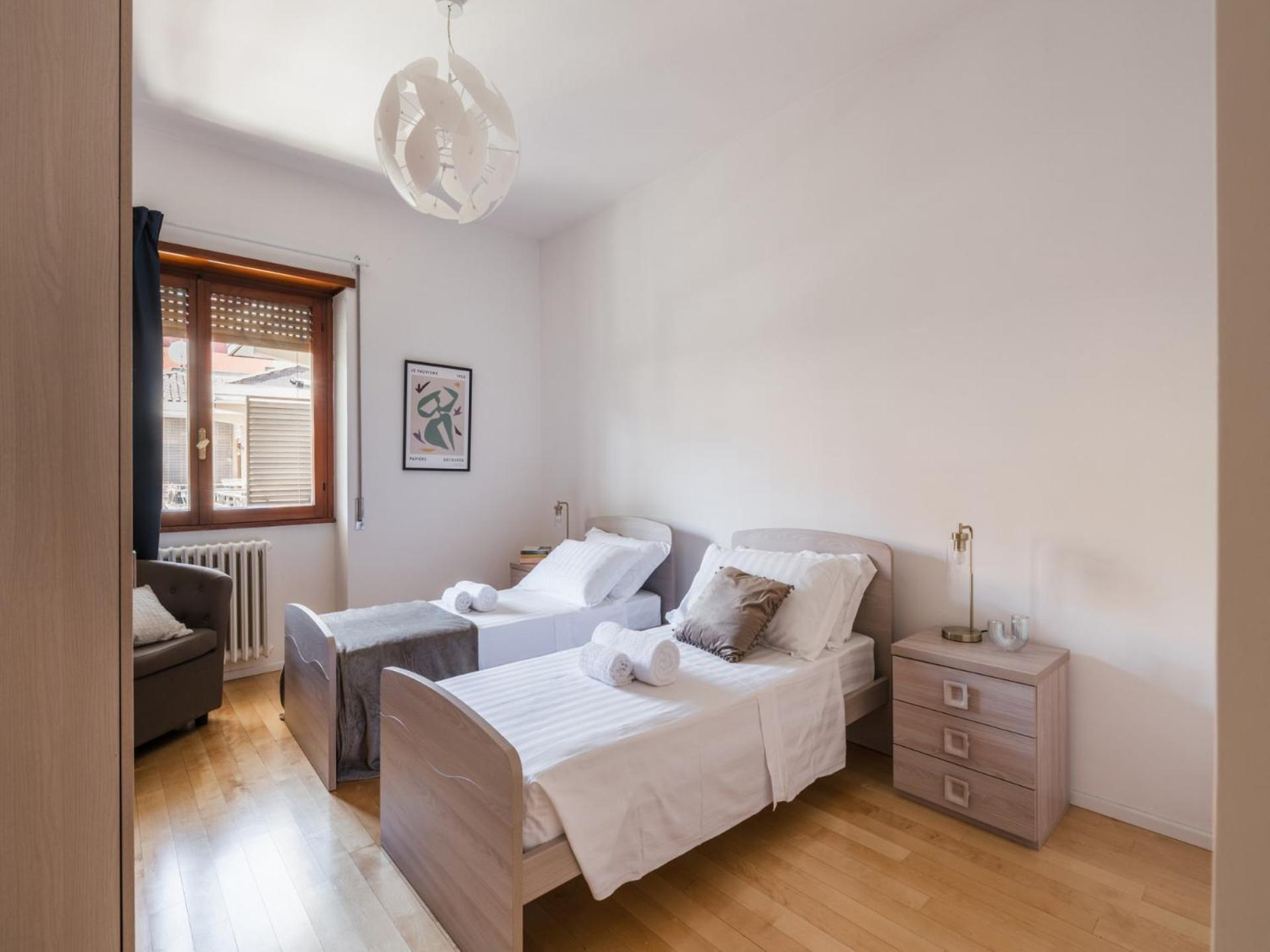 The Rent - Spacious Flat A Stone's Throw From The Vatican Roma