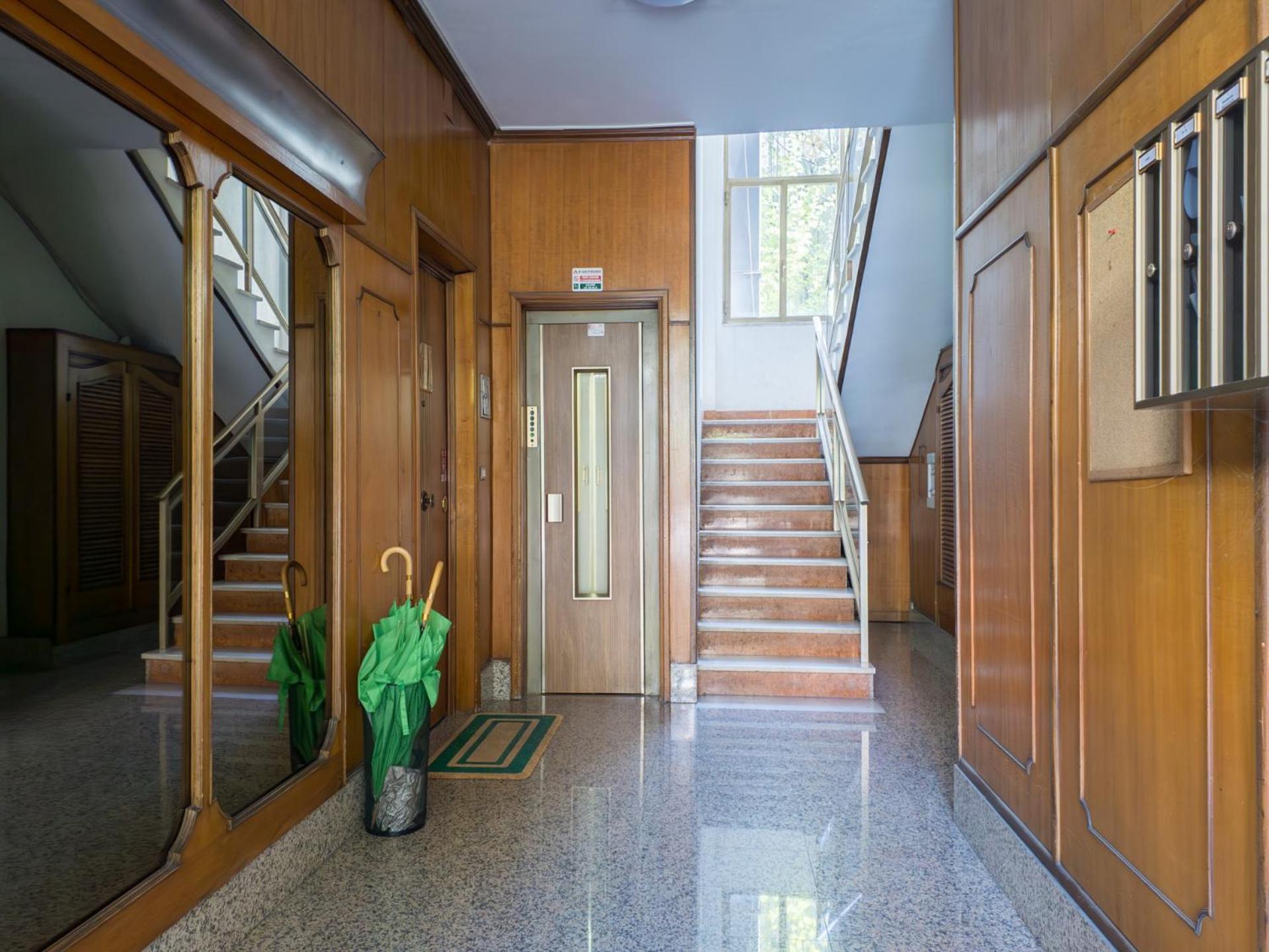 The Rent - Spacious Flat A Stone's Throw From The Vatican * Roma