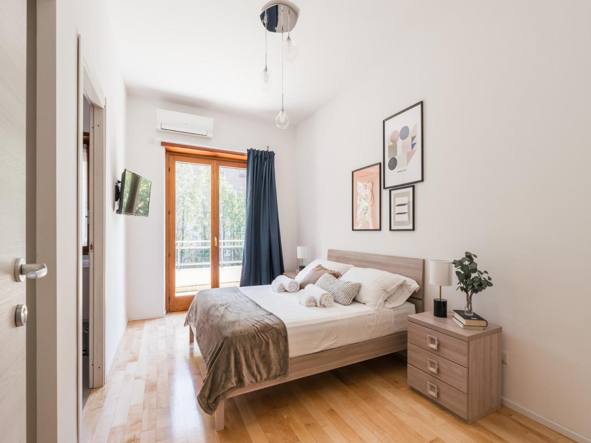 The Rent - Spacious Flat A Stone's Throw From The Vatican Roma