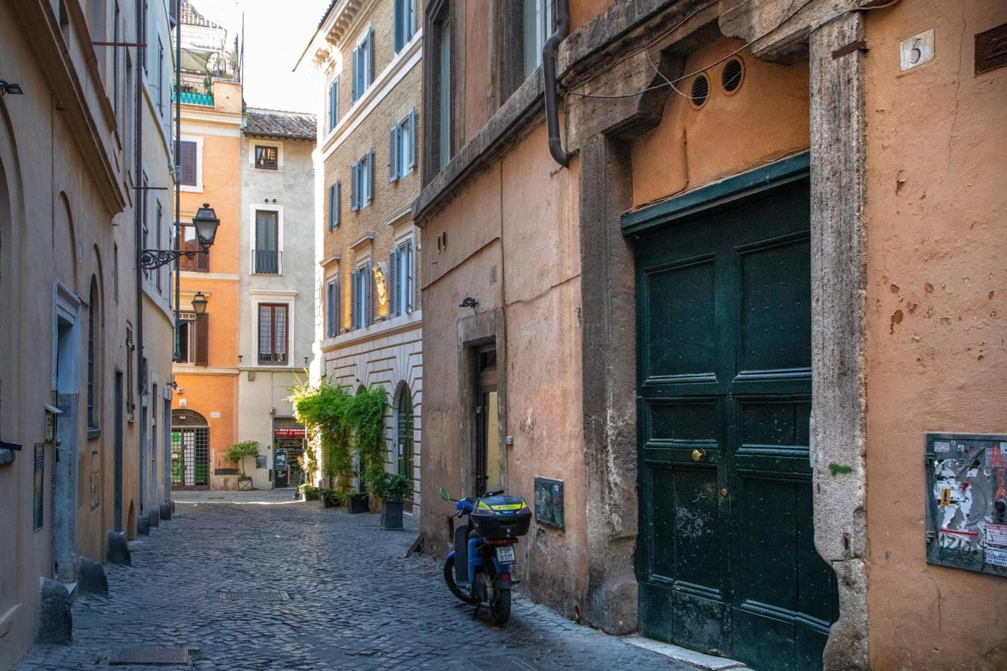 The Right Place 4u Navona Luxury