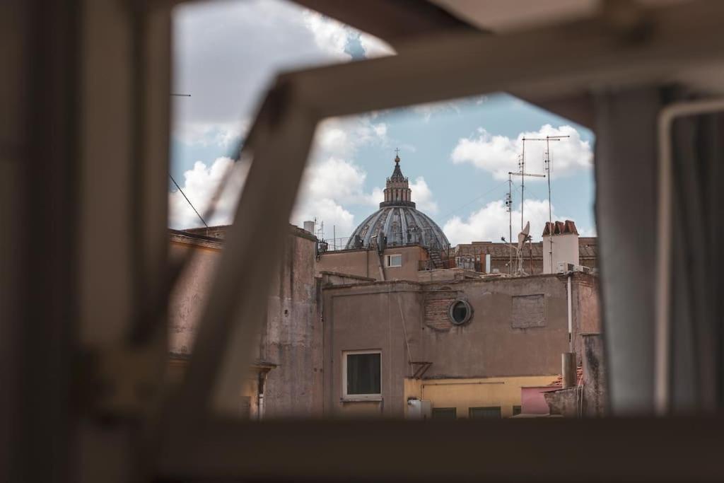 The New St. Peter's Little Stone Apartment Rome