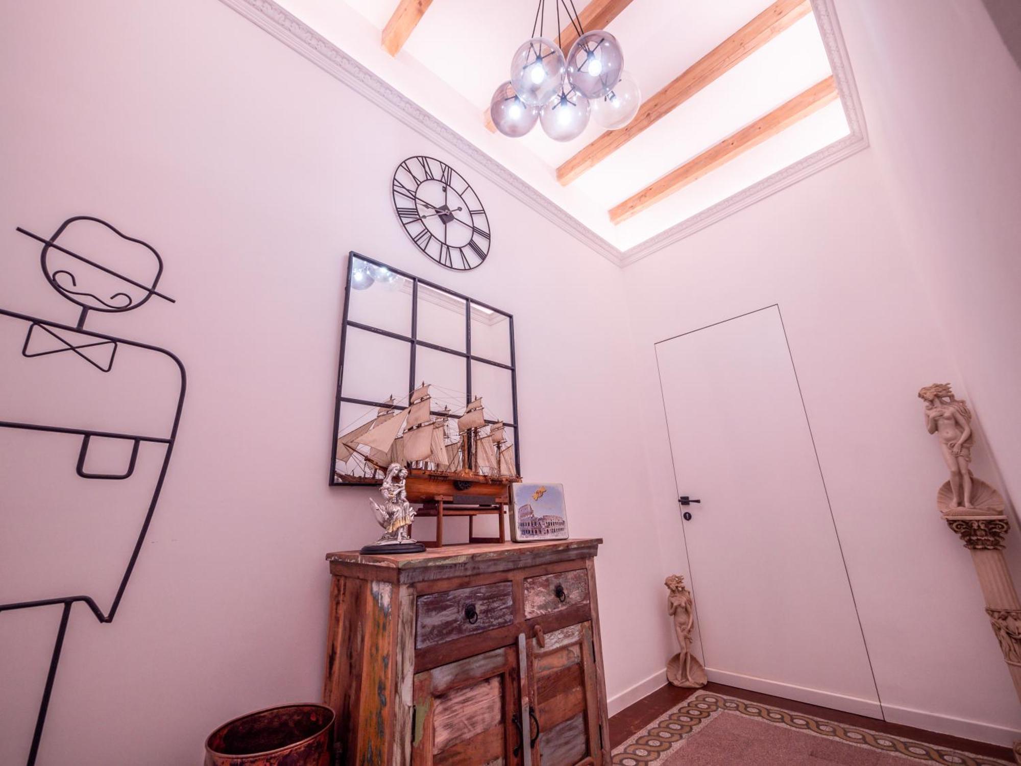Conte House - 2 *