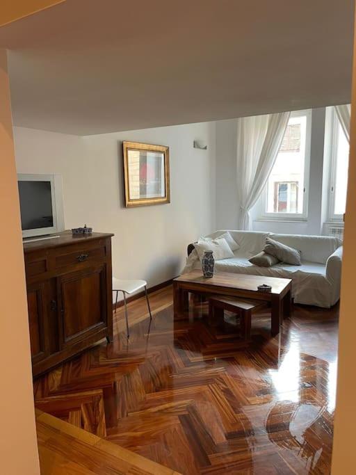 Appartement In Centro Storico Vicino La Stazione Termini *