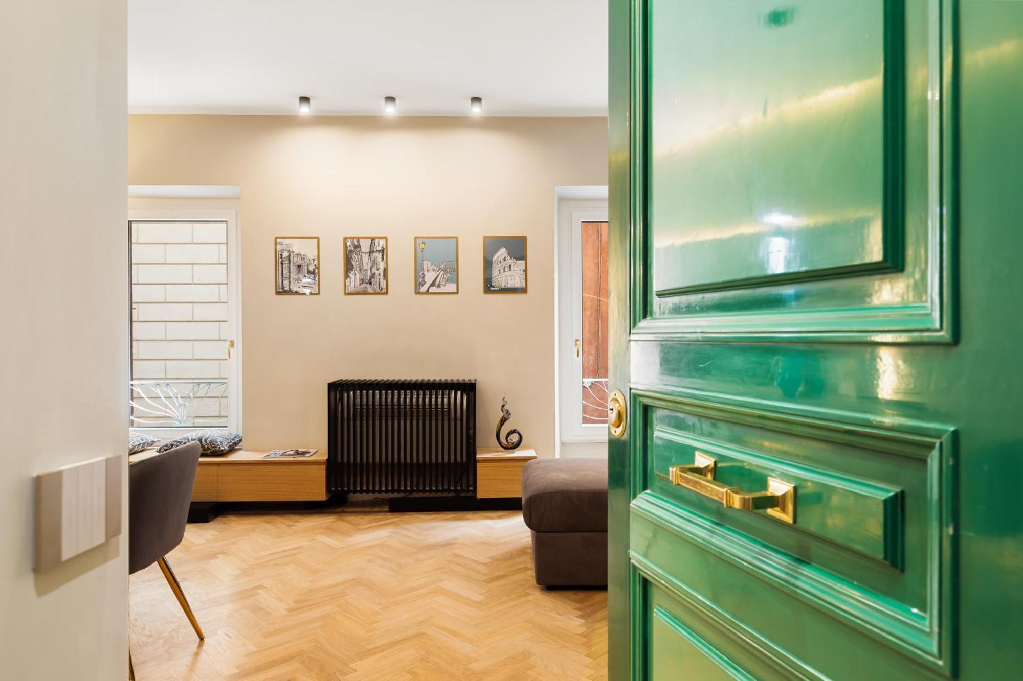 Spanish Steps Modern Gem * Rome