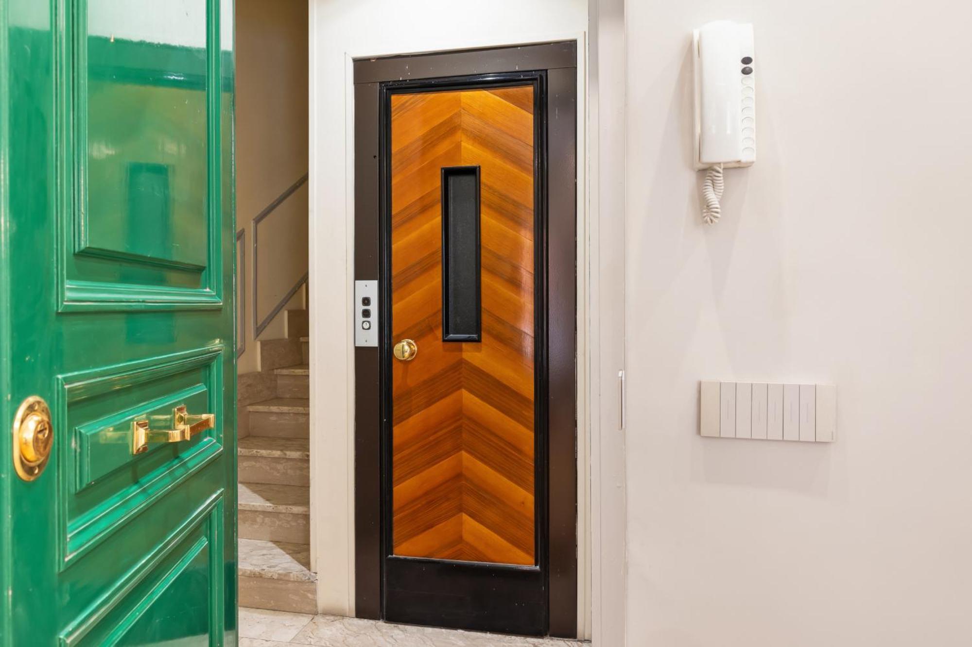 Spanish Steps Modern Gem Apartment *