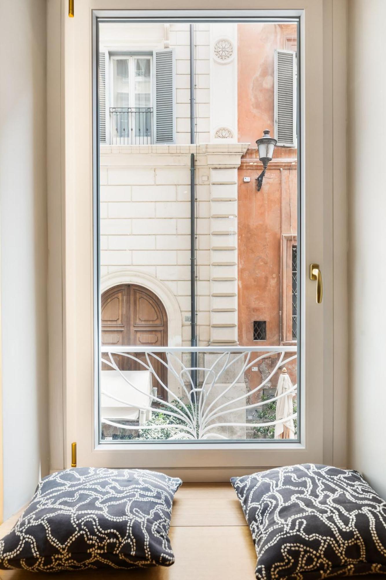 Spanish Steps Modern Gem Apartment *