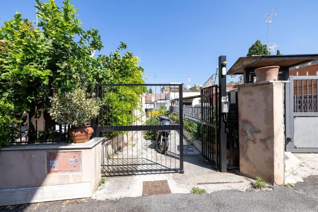 Apartment Casa Gemelli - Metro Per Il Centro Di - Rome