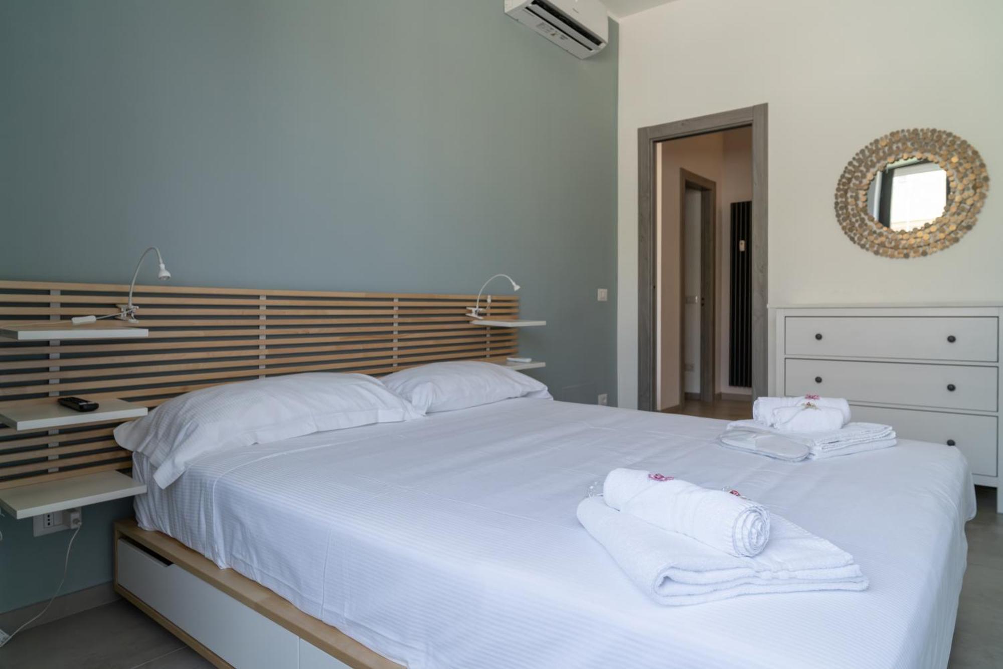 Penthouse With Panoramic Terrace -3 Min To Metro A Apartment Rome