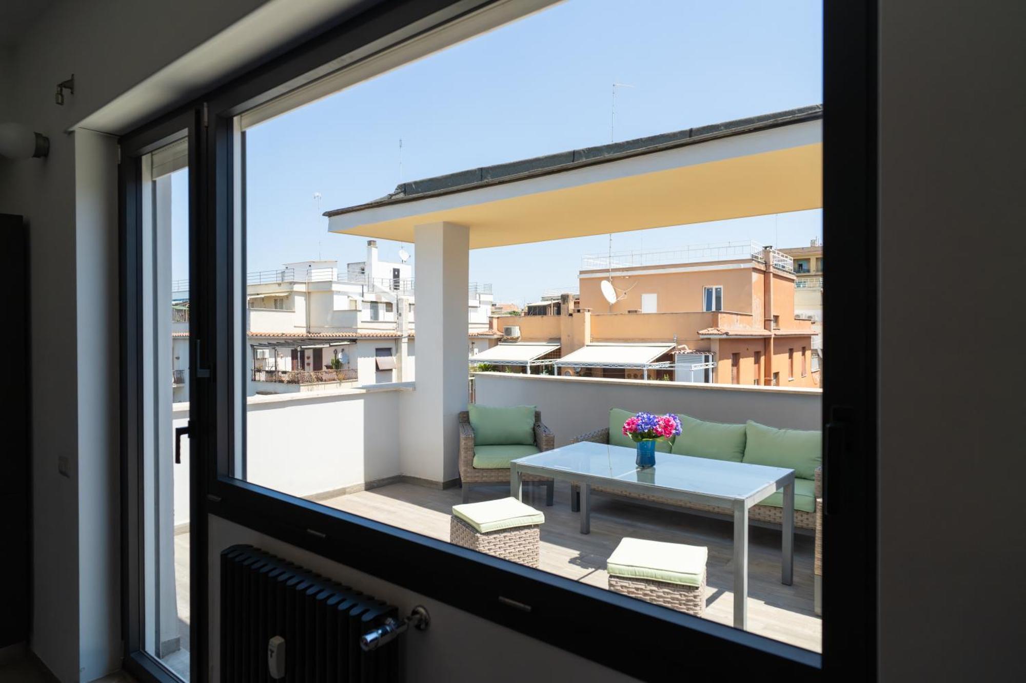 Penthouse With Panoramic Terrace -3 Min To Metro A Appartement *