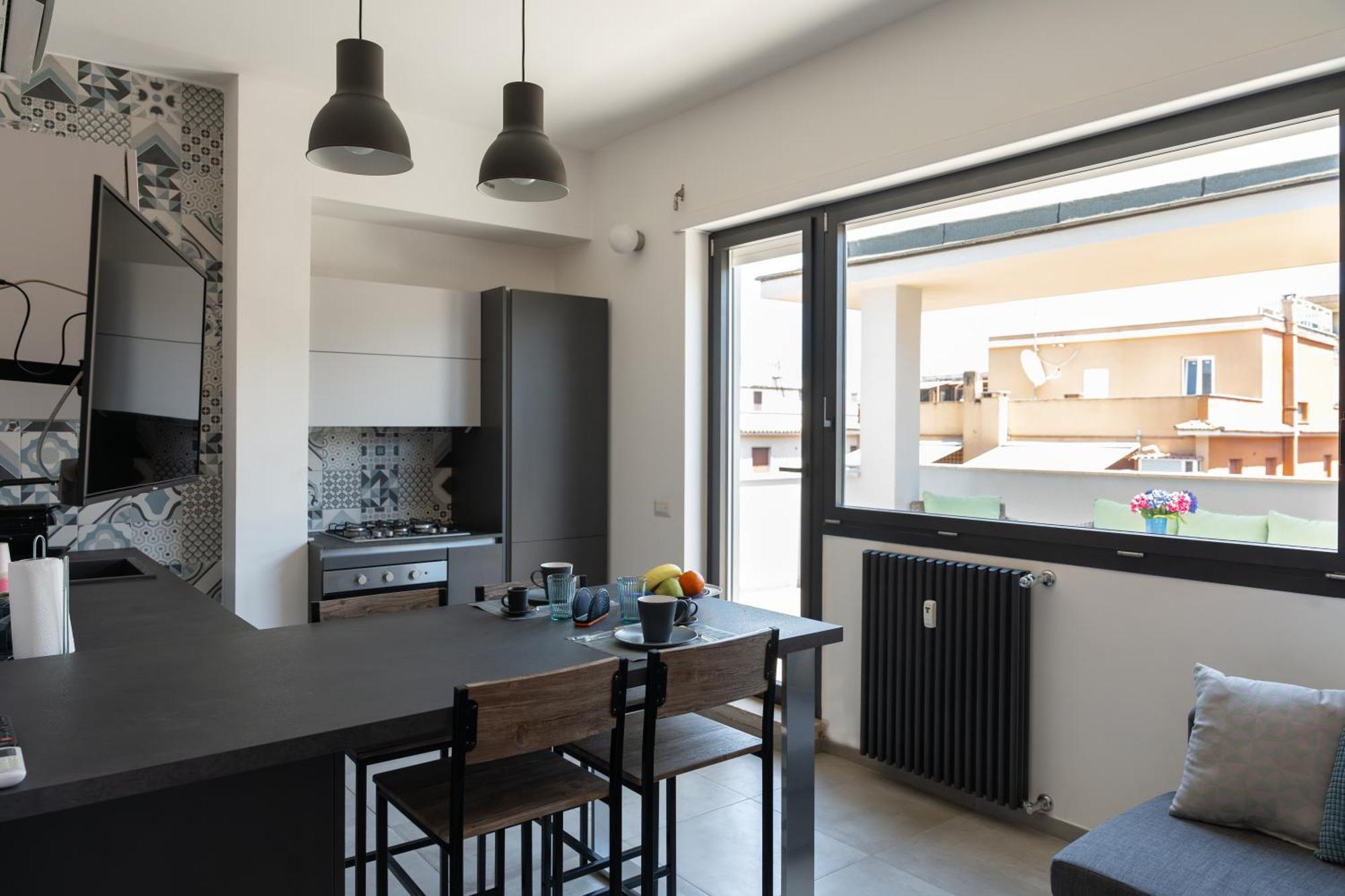 Appartement Penthouse With Panoramic Terrace -3 Min To Metro A Rome