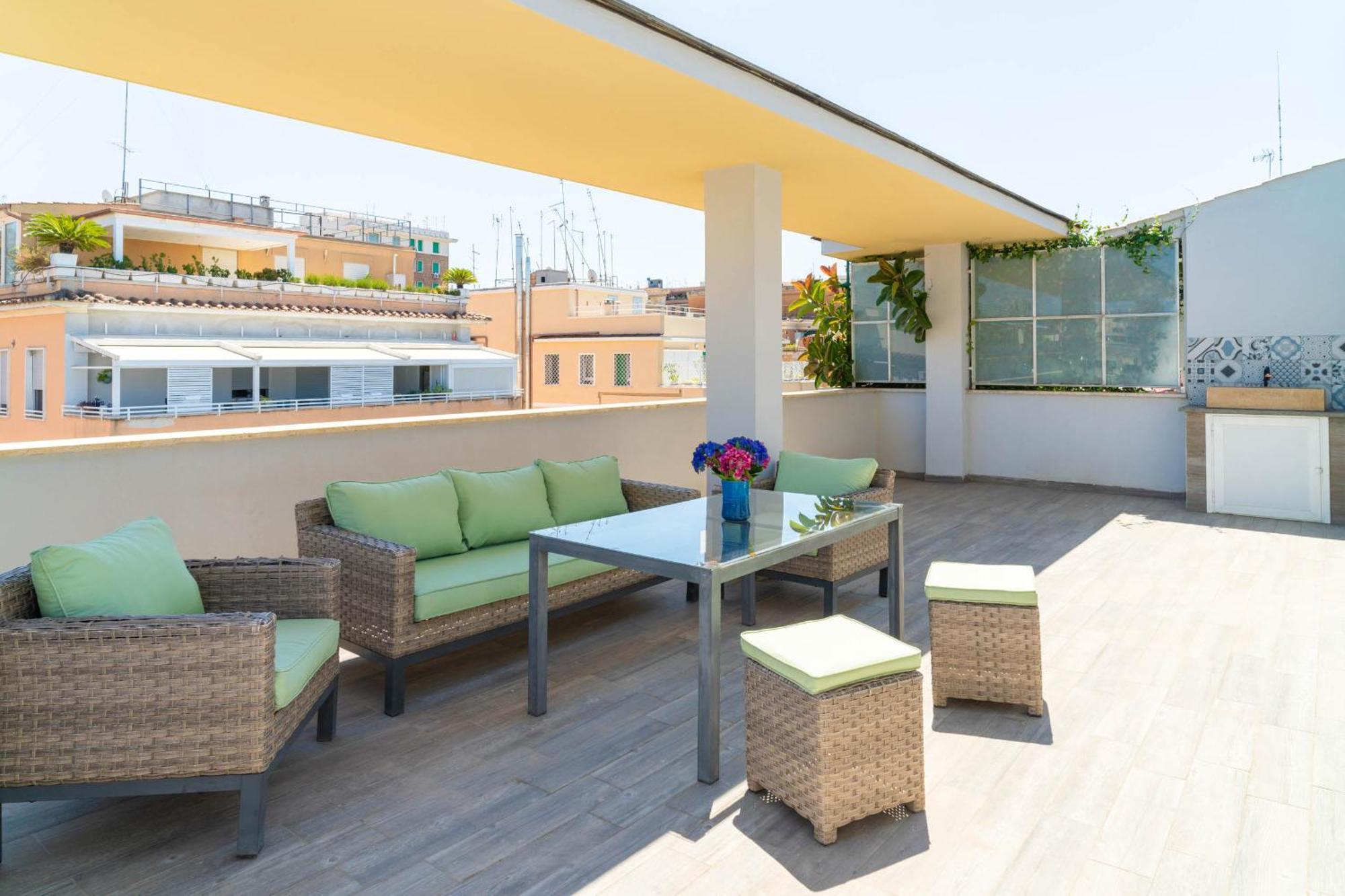 Penthouse With Panoramic Terrace -3 Min To Metro A Rome