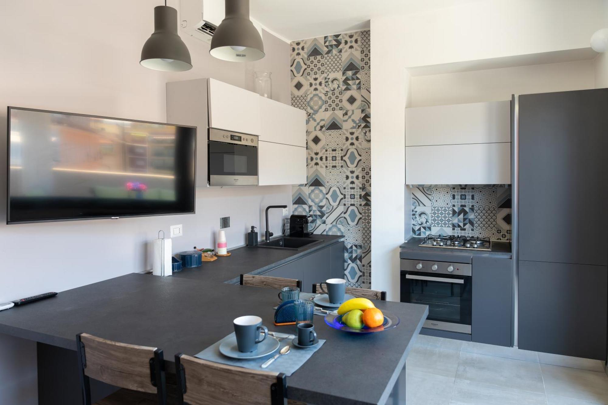 Penthouse With Panoramic Terrace -3 Min To Metro A Apartment