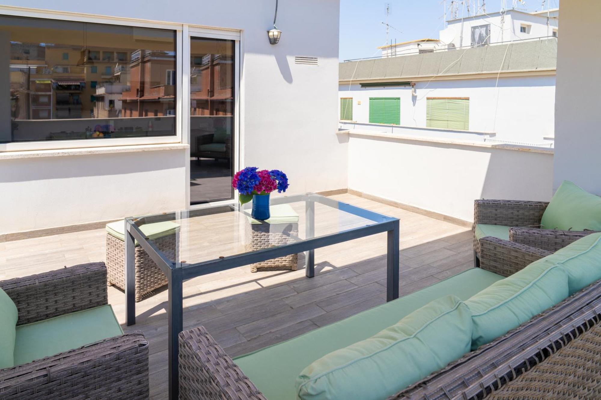 Penthouse With Panoramic Terrace -3 Min To Metro A Rome
