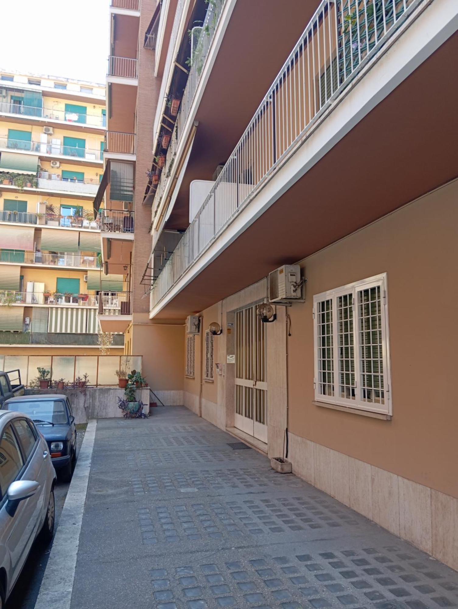 Apartment Lella's House Vicino Metro A 3 Min A Piedi