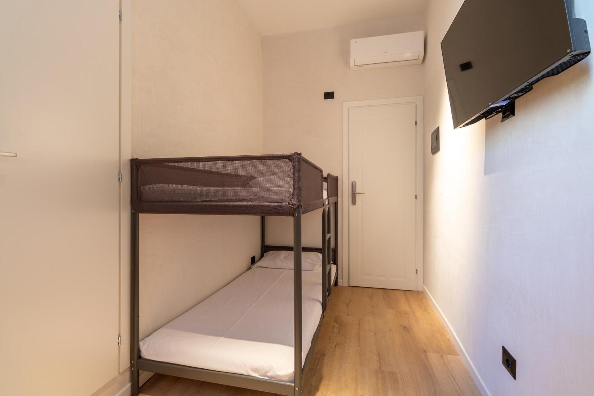 Cunabu Urbano V Guest house *
