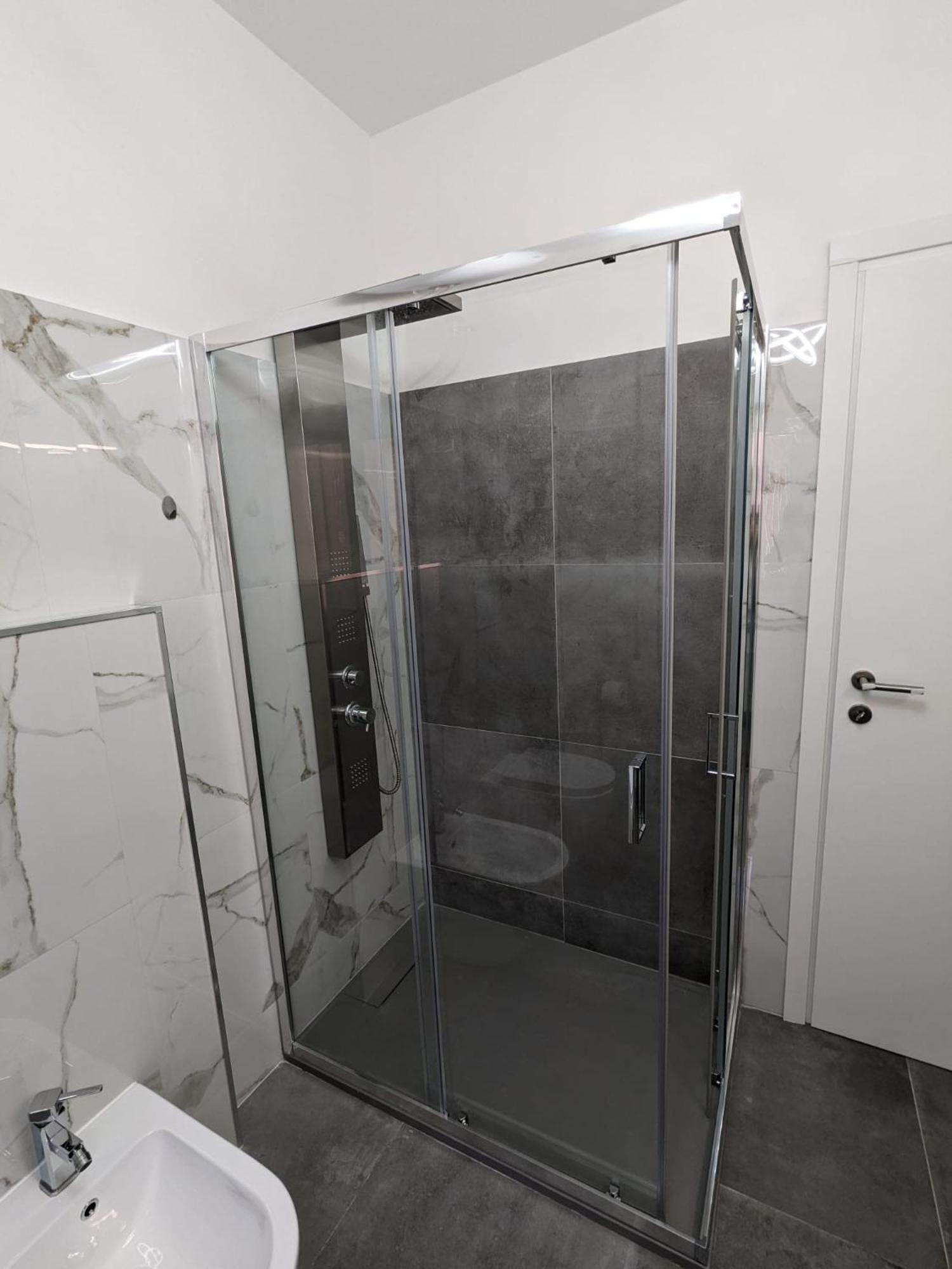 Apartment Lella's House Vicino Metro A 3 Min A Piedi Rome