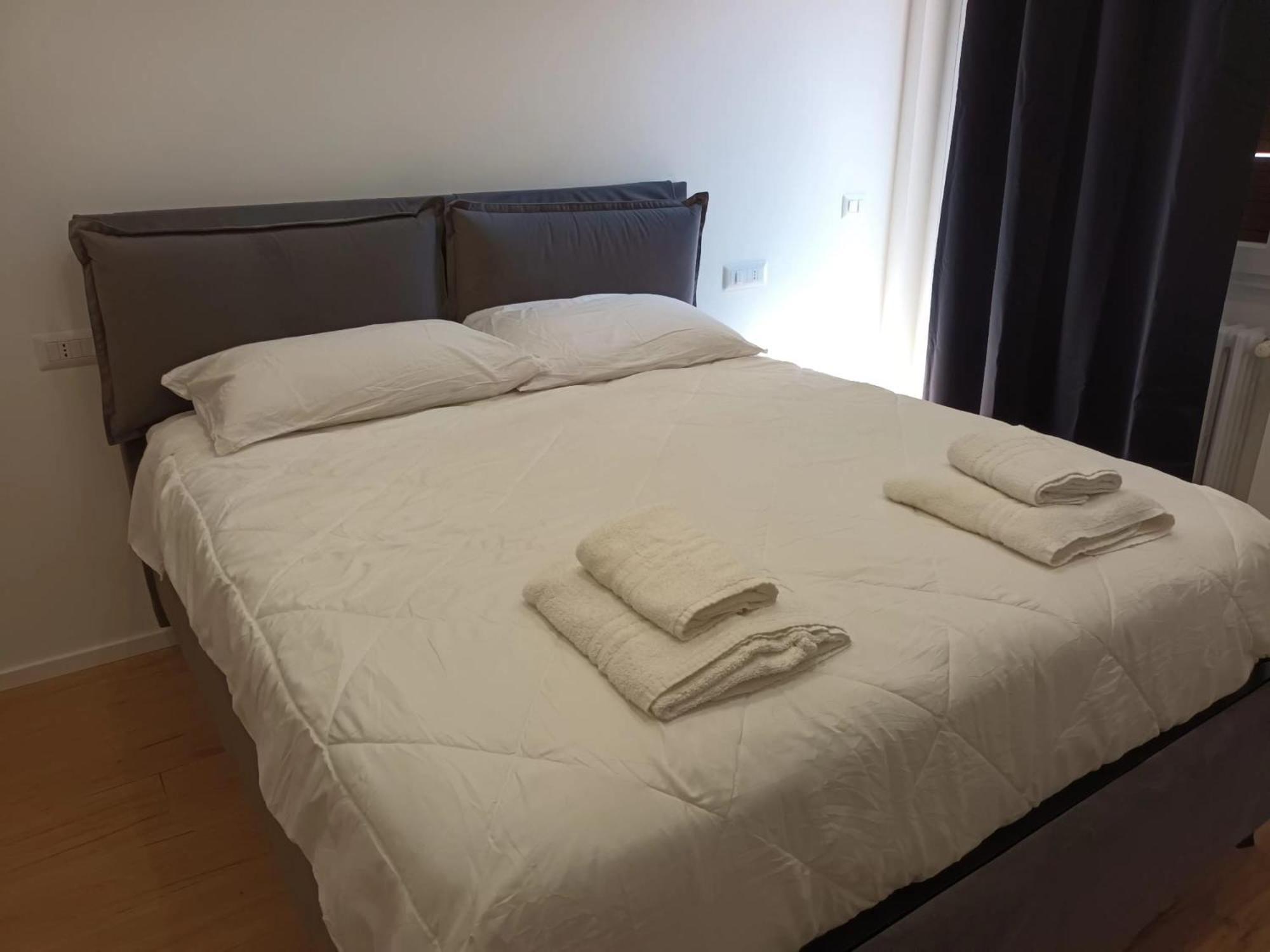 Pm 34 Viale Imperatore Guest House - 50 Mt From Metro San Paolo Appartement *