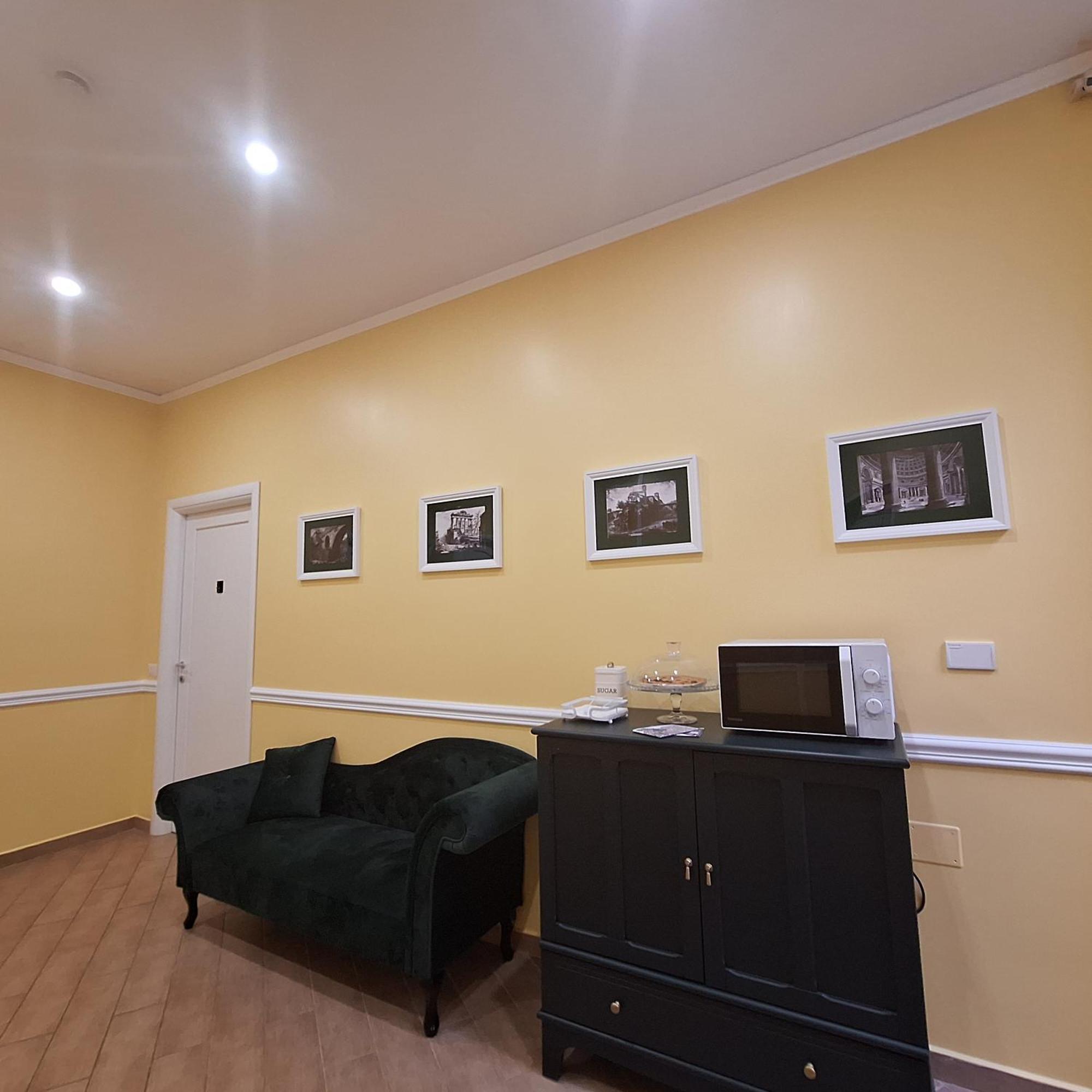 Guest house Residenze Serventi Longhi Rome