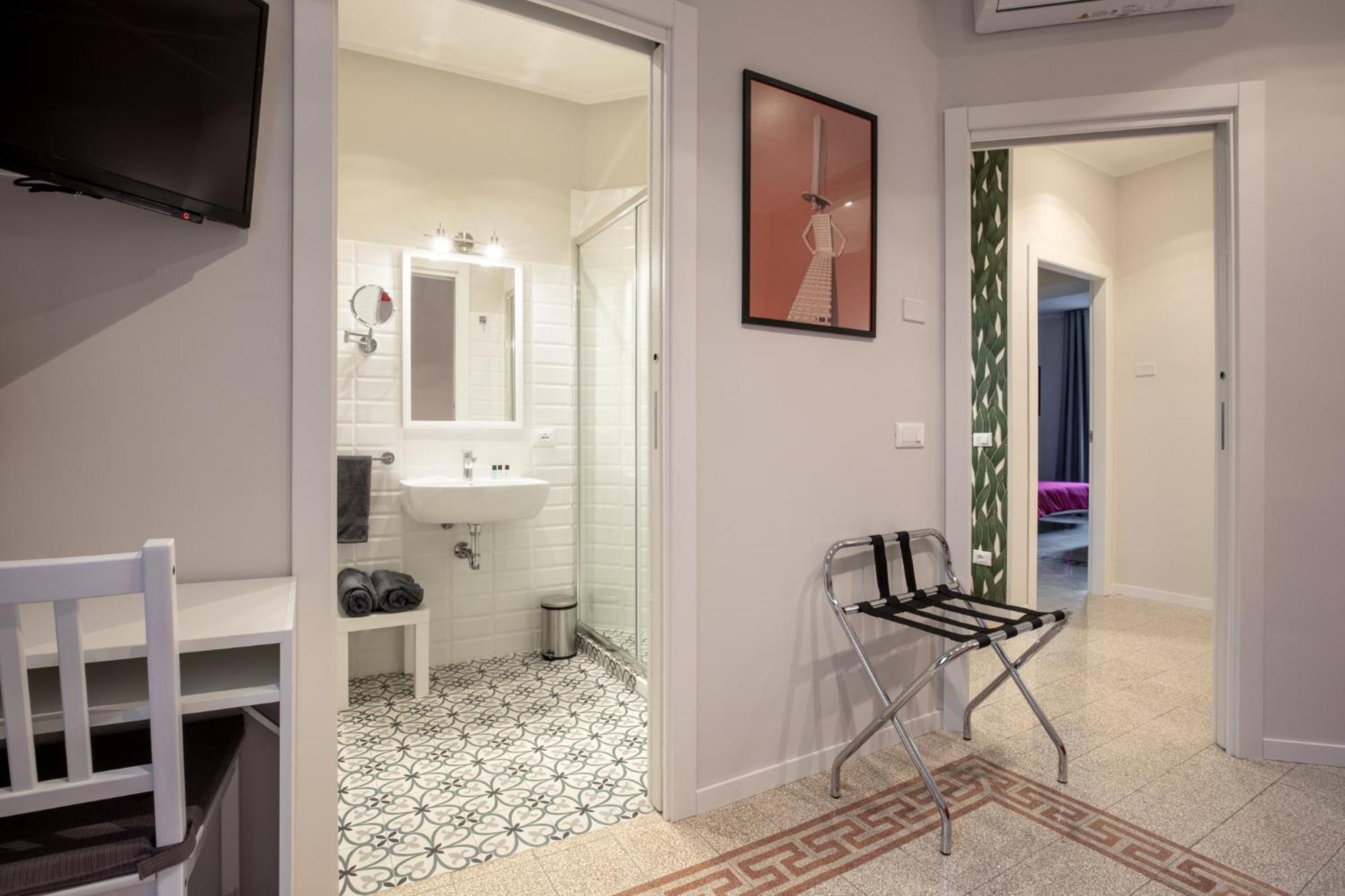 Casa San Lo' Zona San Lorenzo Termini Apartment