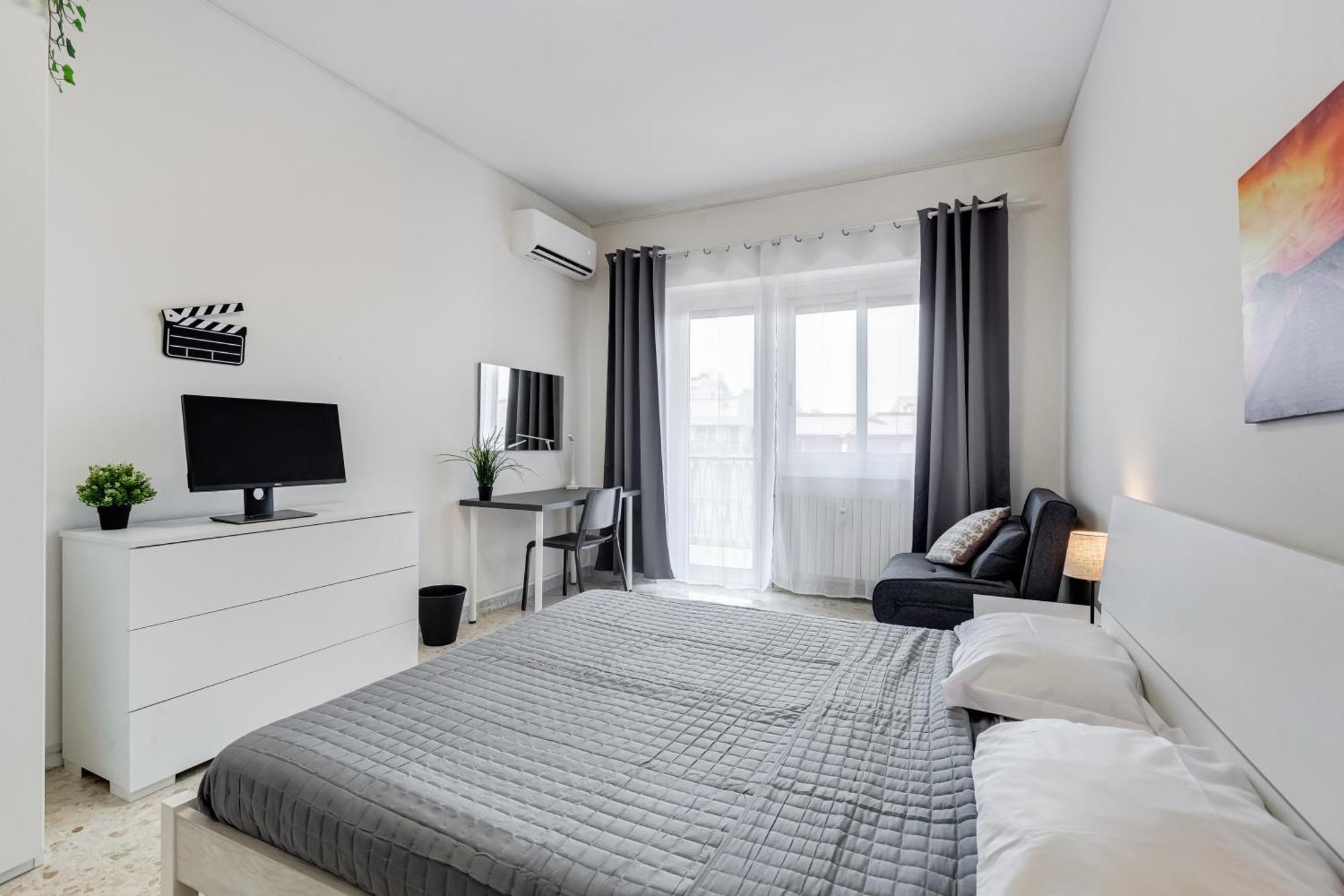 Apartment Moderno Sopra Metro A E Parco Degli Acquedotti Rome