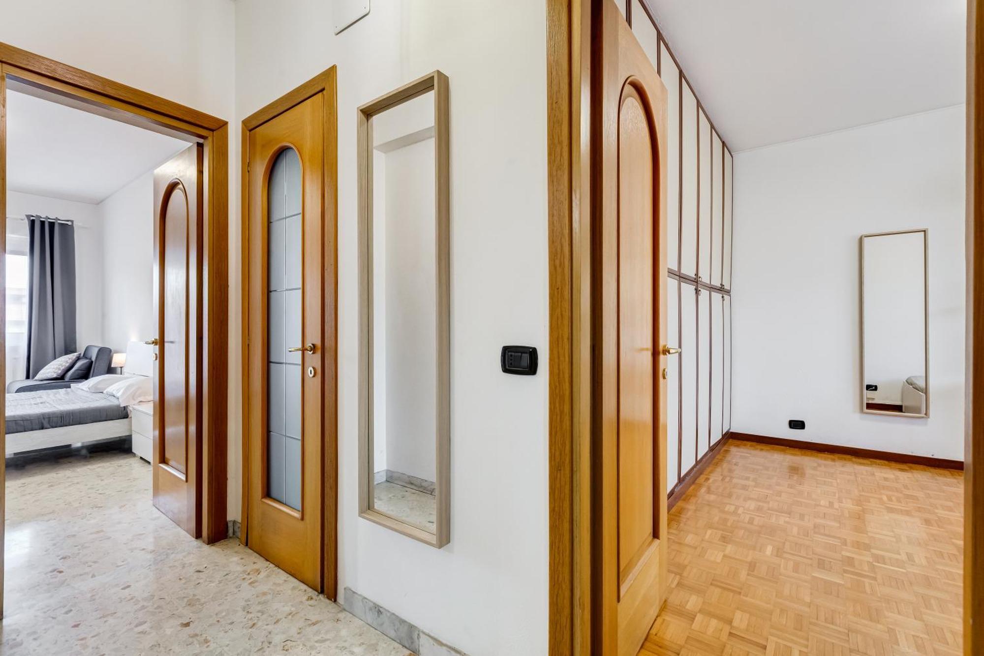 Apartment Moderno Sopra Metro A E Parco Degli Acquedotti Rome