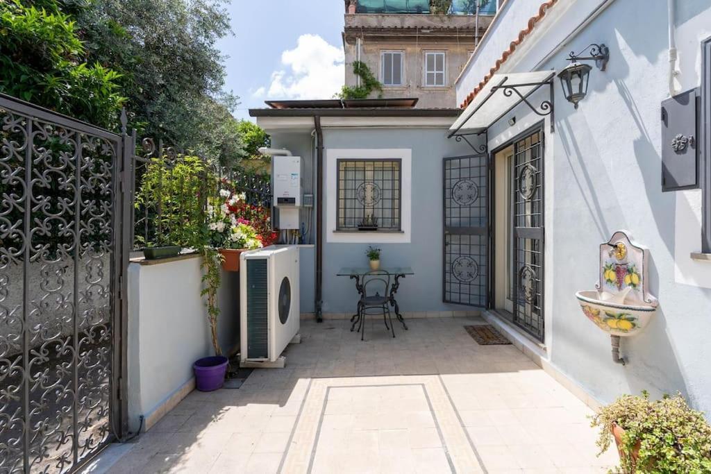 Holiday home A 300mt Dalla Metro Linea C - Dimora Intima E Tranquilla