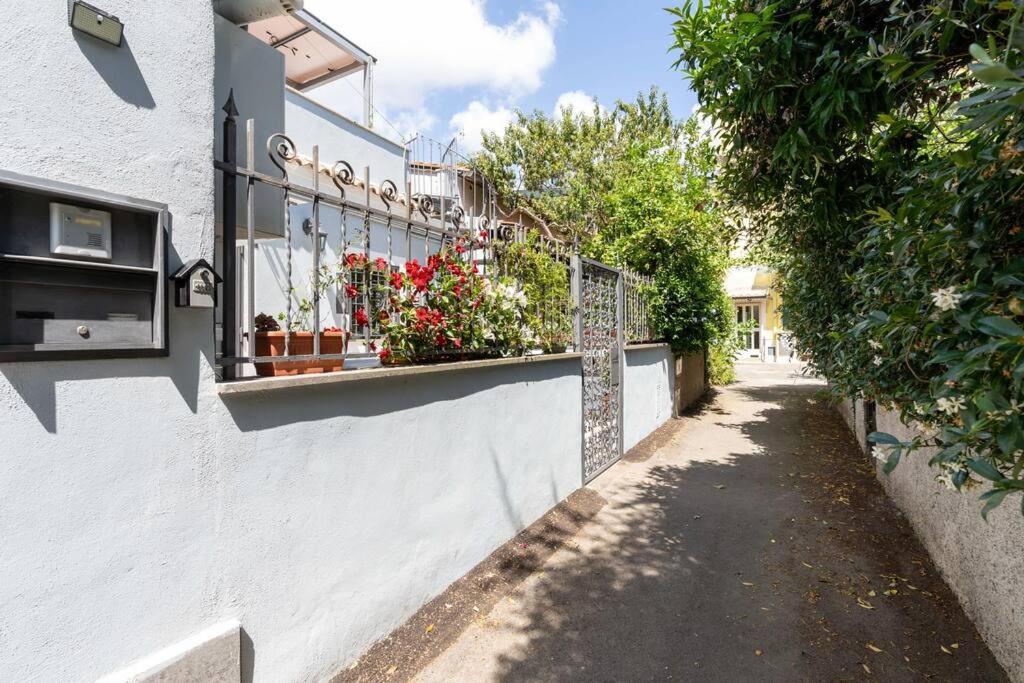 Holiday home A 300mt Dalla Metro Linea C - Dimora Intima E Tranquilla Rome
