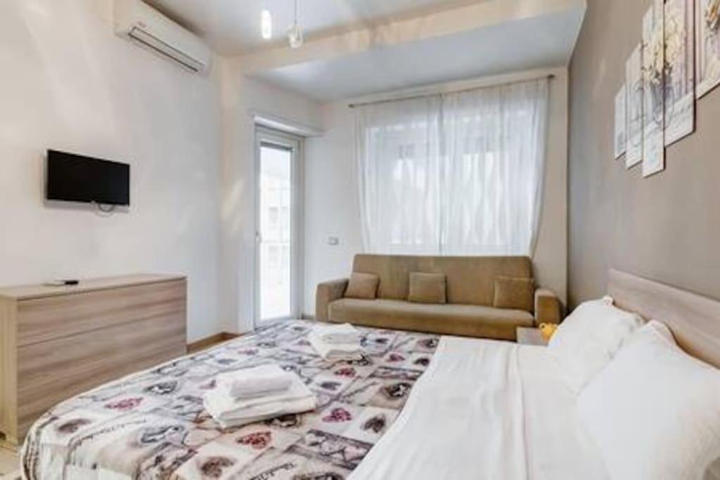 Domus Laterani By Jfm - Comfortable Big Terrace Colosseo Apartment *
