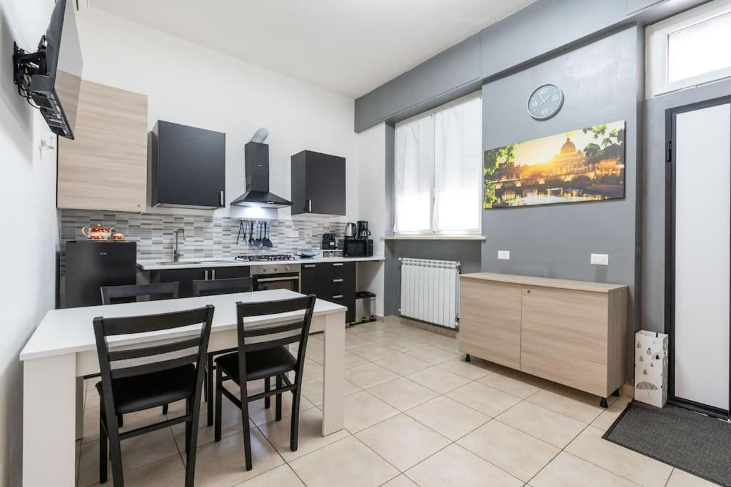 Apartamento Ad Un Passo Dalla Metro Linea C Paradise In *