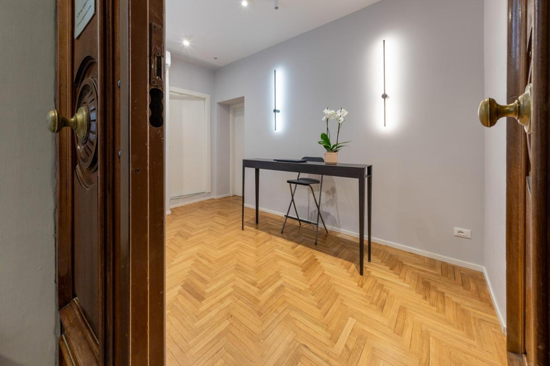 Carrara 24 Gasthuis Rome