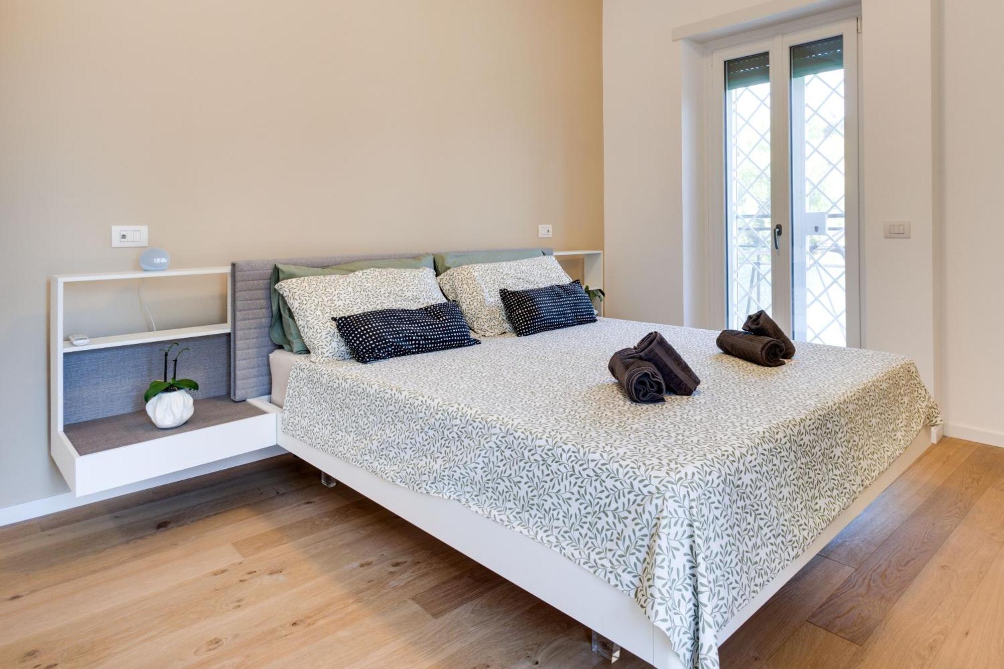 Aurelia Luxury