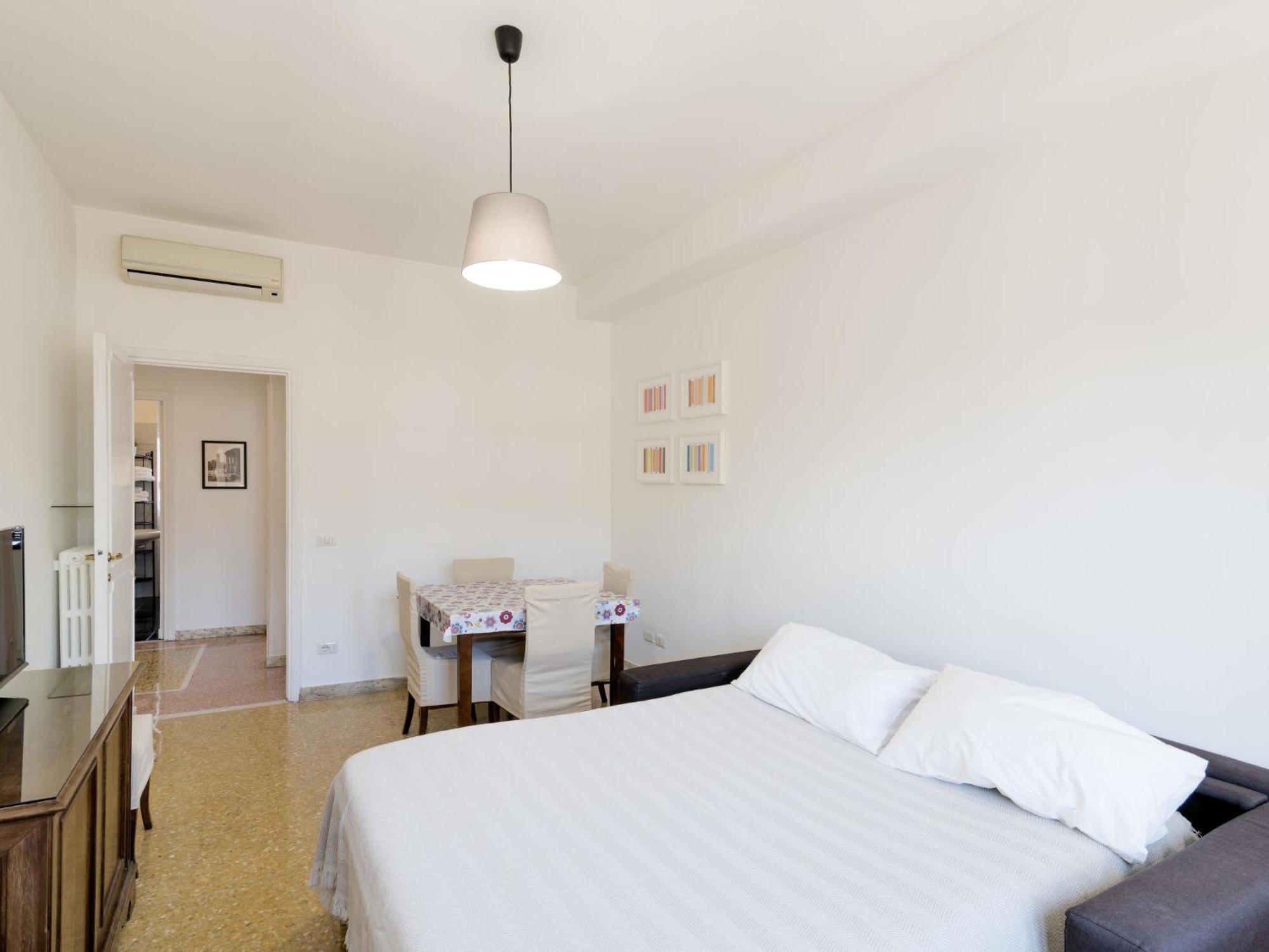 Renato Musei Vaticani By Interhome *