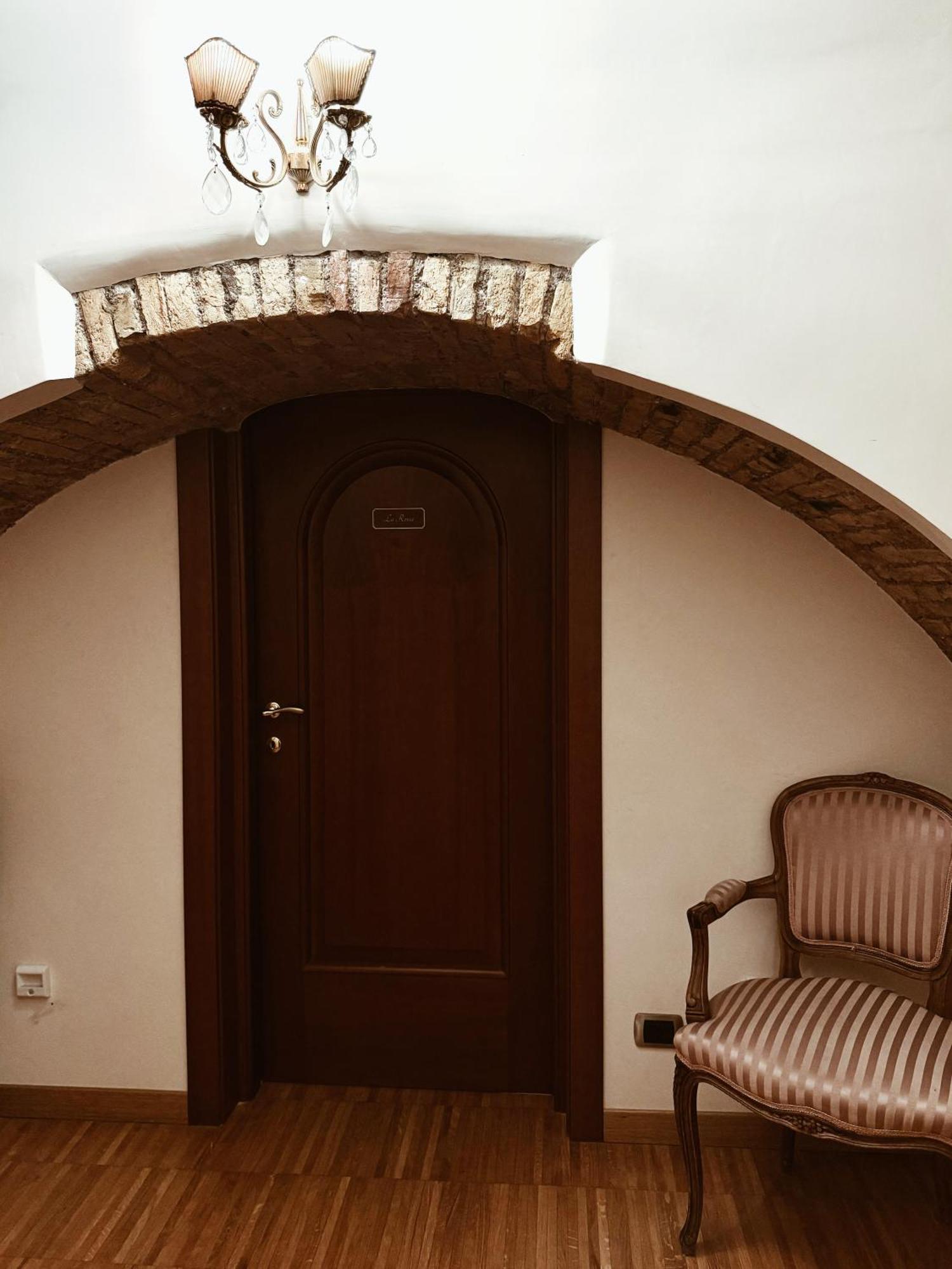 Residenza Tritone Luxury Trevi Fountain Guest house