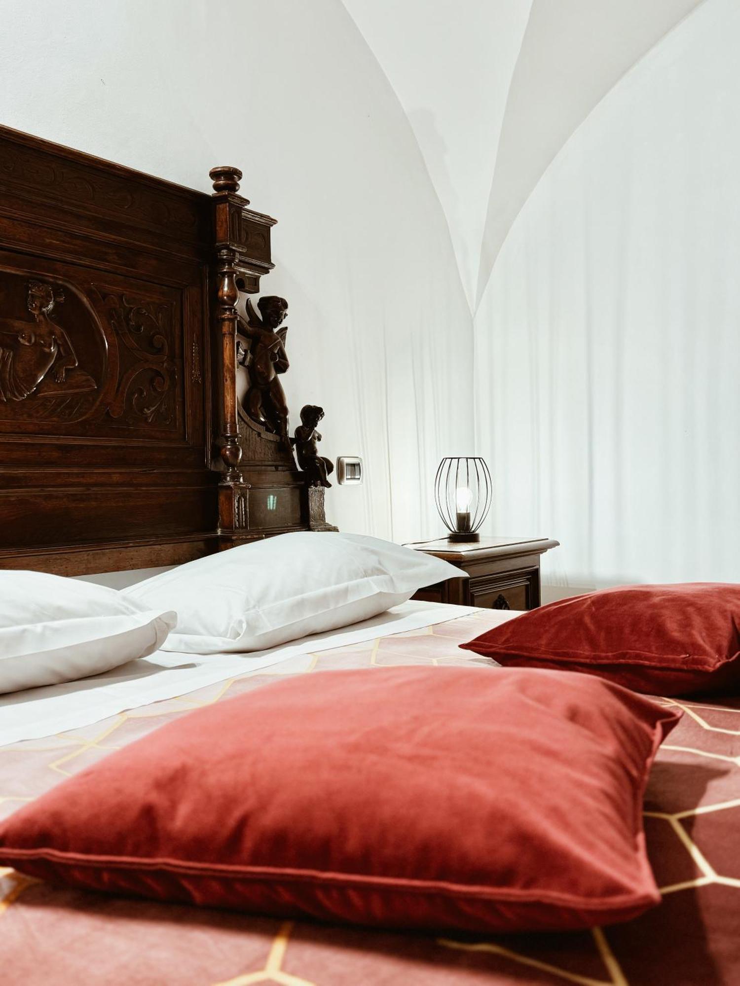 Residenza Tritone Luxury Trevi Fountain Guest house *
