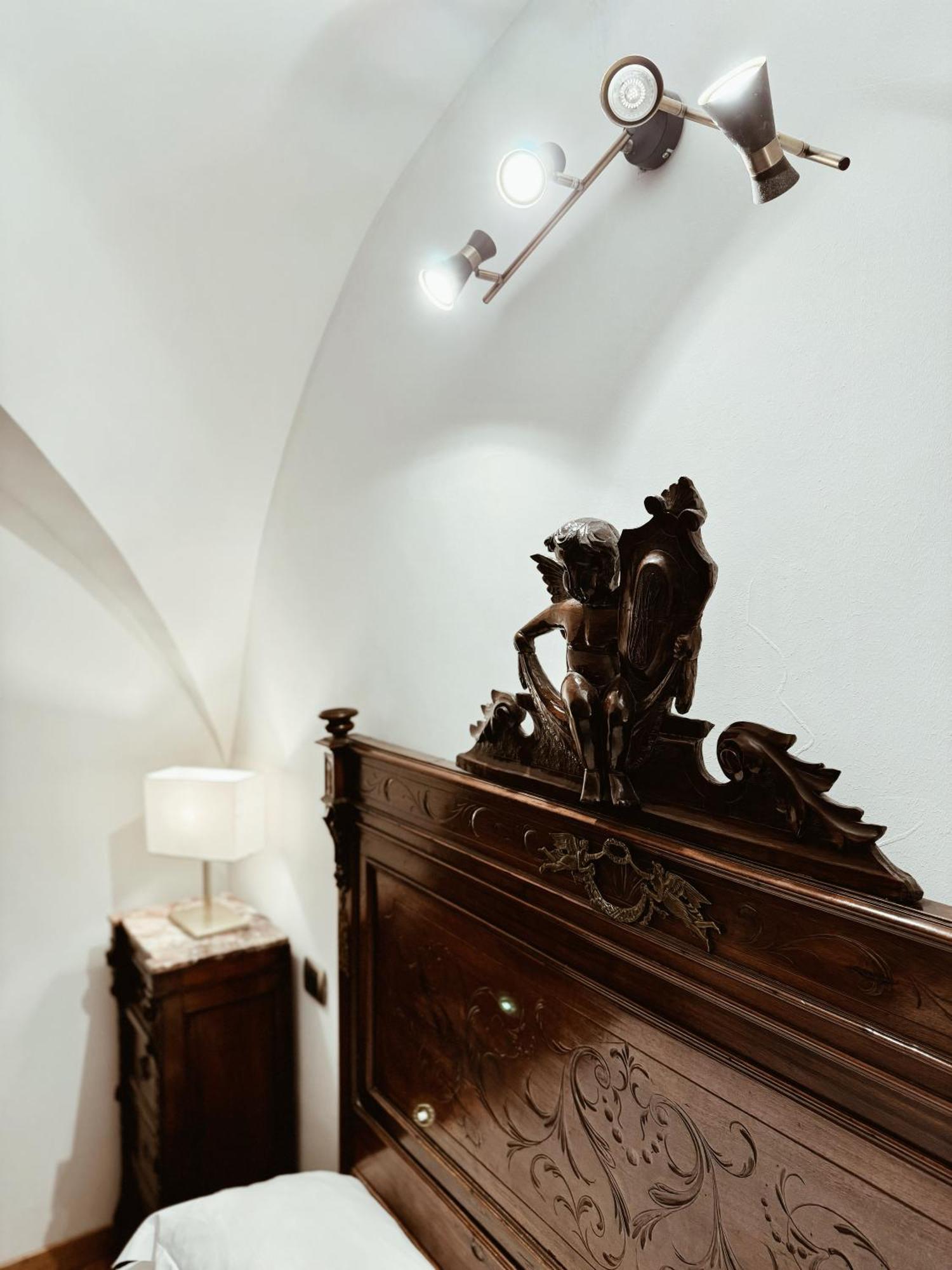 Residenza Tritone Luxury Trevi Fountain Guest house Rome