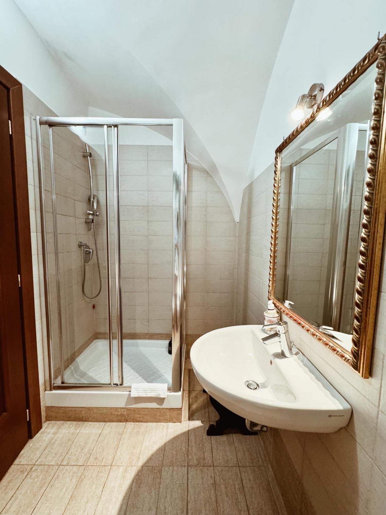 Residenza Tritone Luxury Trevi Fountain Guest house Rome