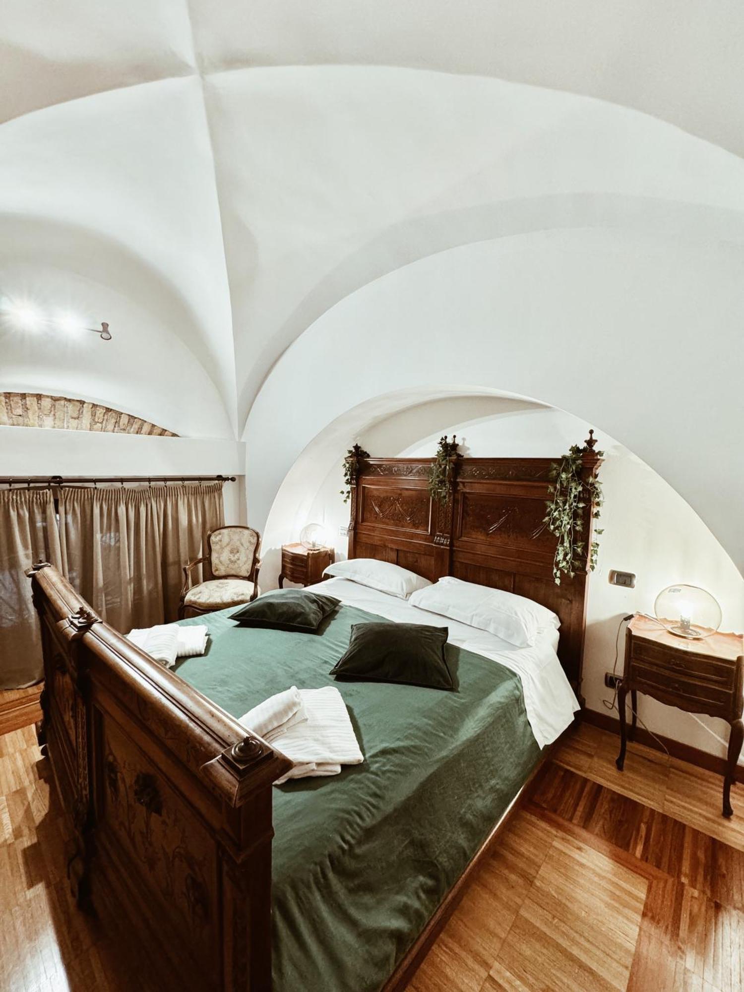 Residenza Tritone Luxury Trevi Fountain Guest house Rome