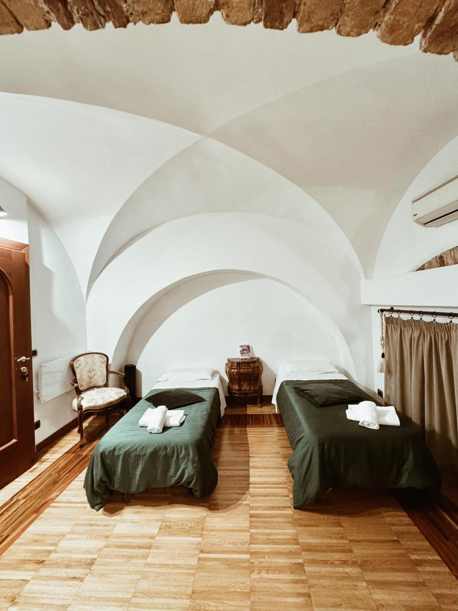Residenza Tritone Luxury Trevi Fountain Guest house