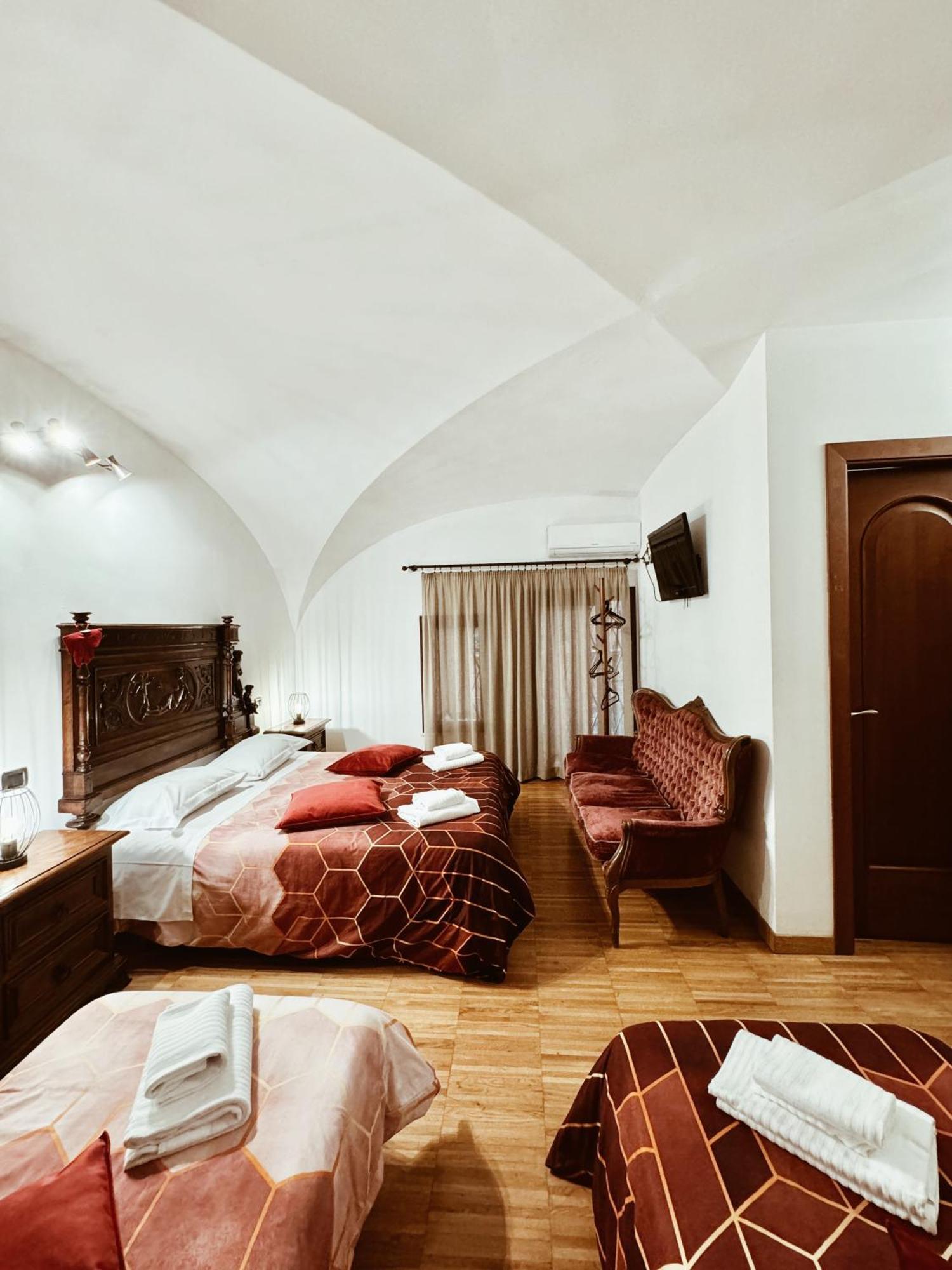 Residenza Tritone Luxury Trevi Fountain Rome