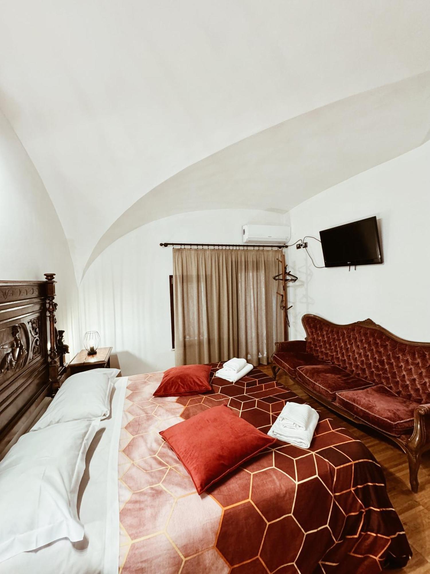 Residenza Tritone Luxury Trevi Fountain