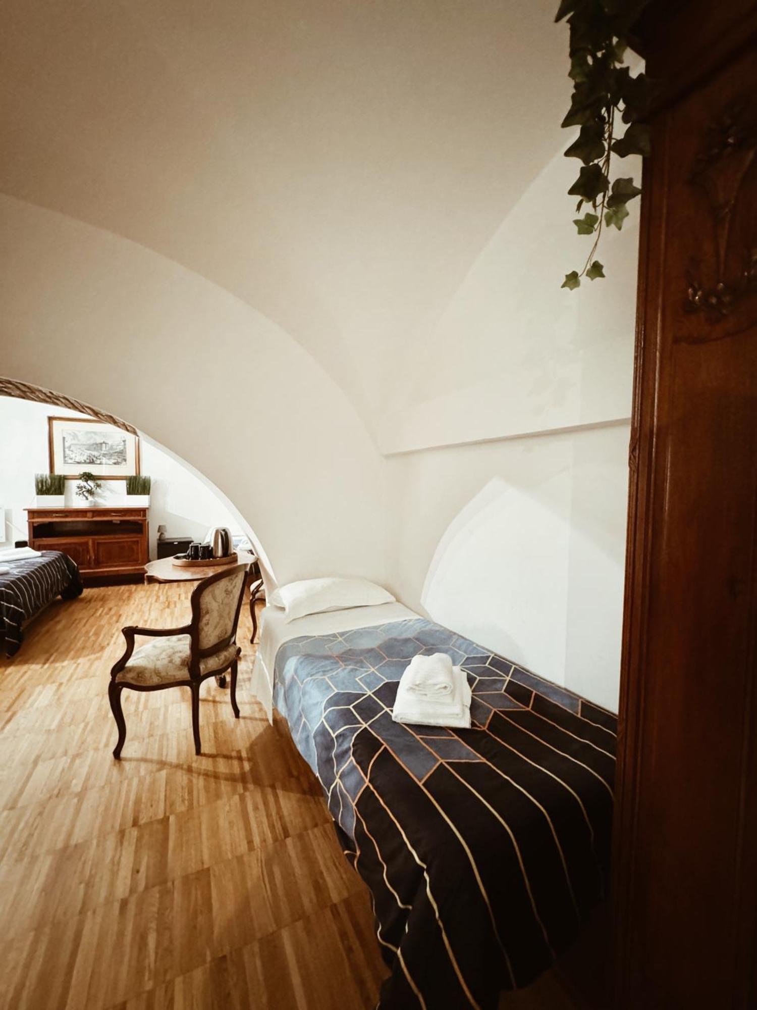 Residenza Tritone Luxury Trevi Fountain Guest house *