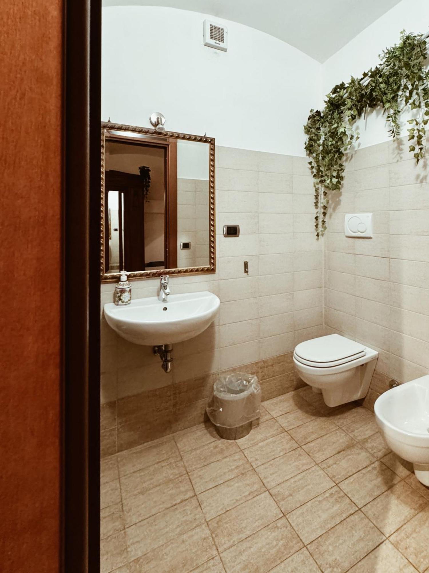 Residenza Tritone Luxury Trevi Fountain Guest house Rome