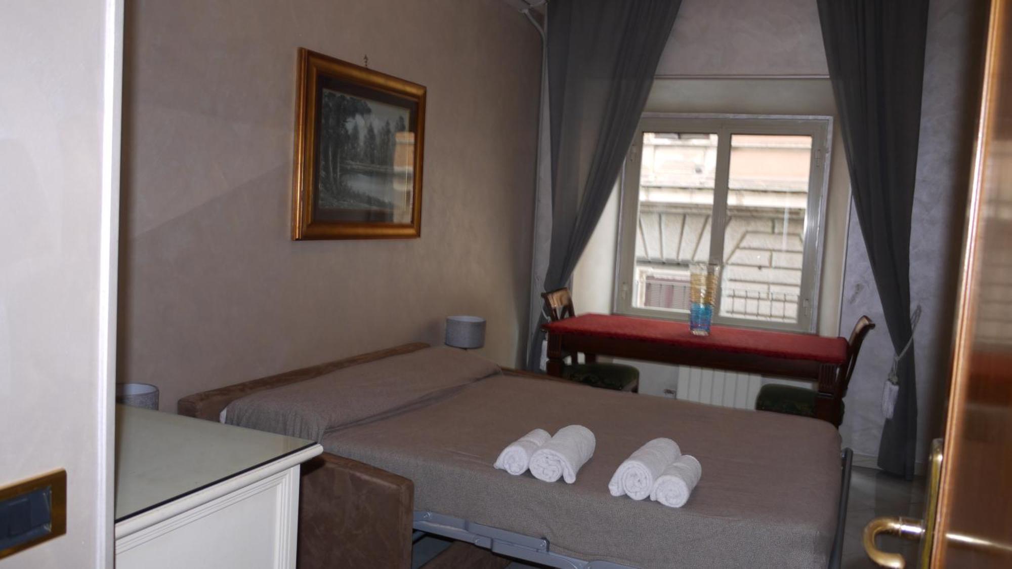 Charming With 3 Bedrooms Rome