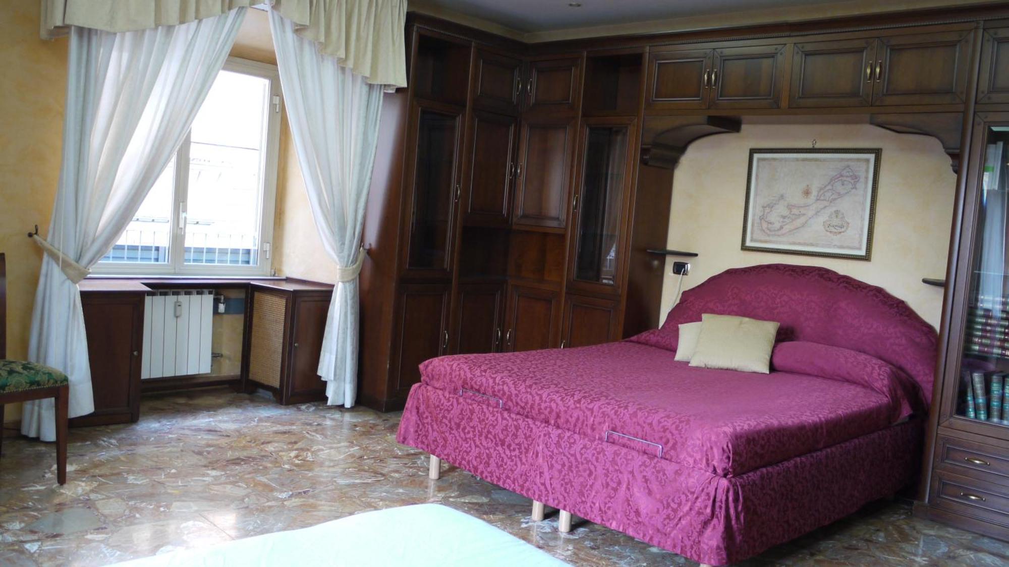 Charming With 3 Bedrooms Rome